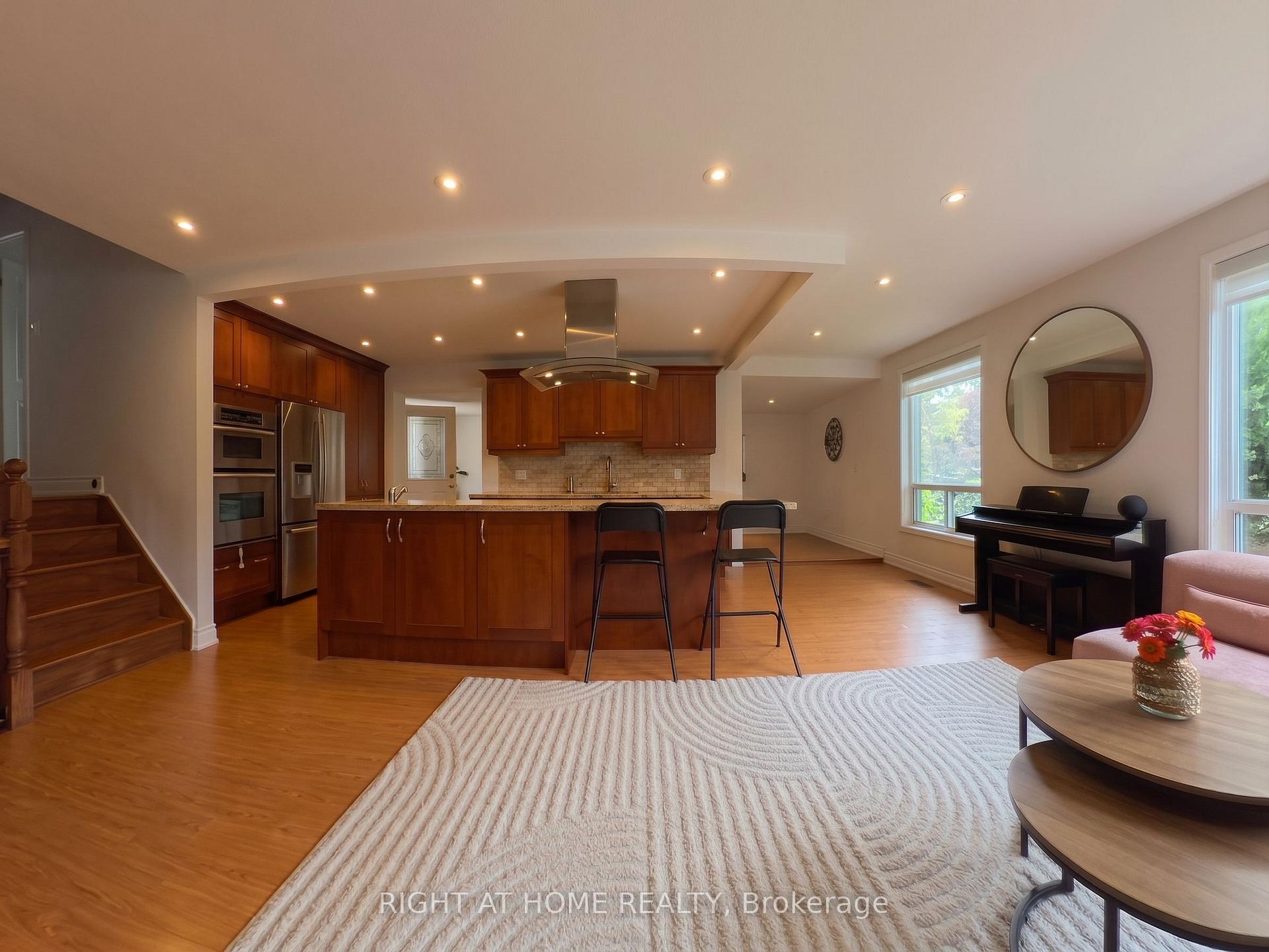 Photo 7 of 35 Knowles Crescent, Aurora, Aurora Highlands — HOMEH