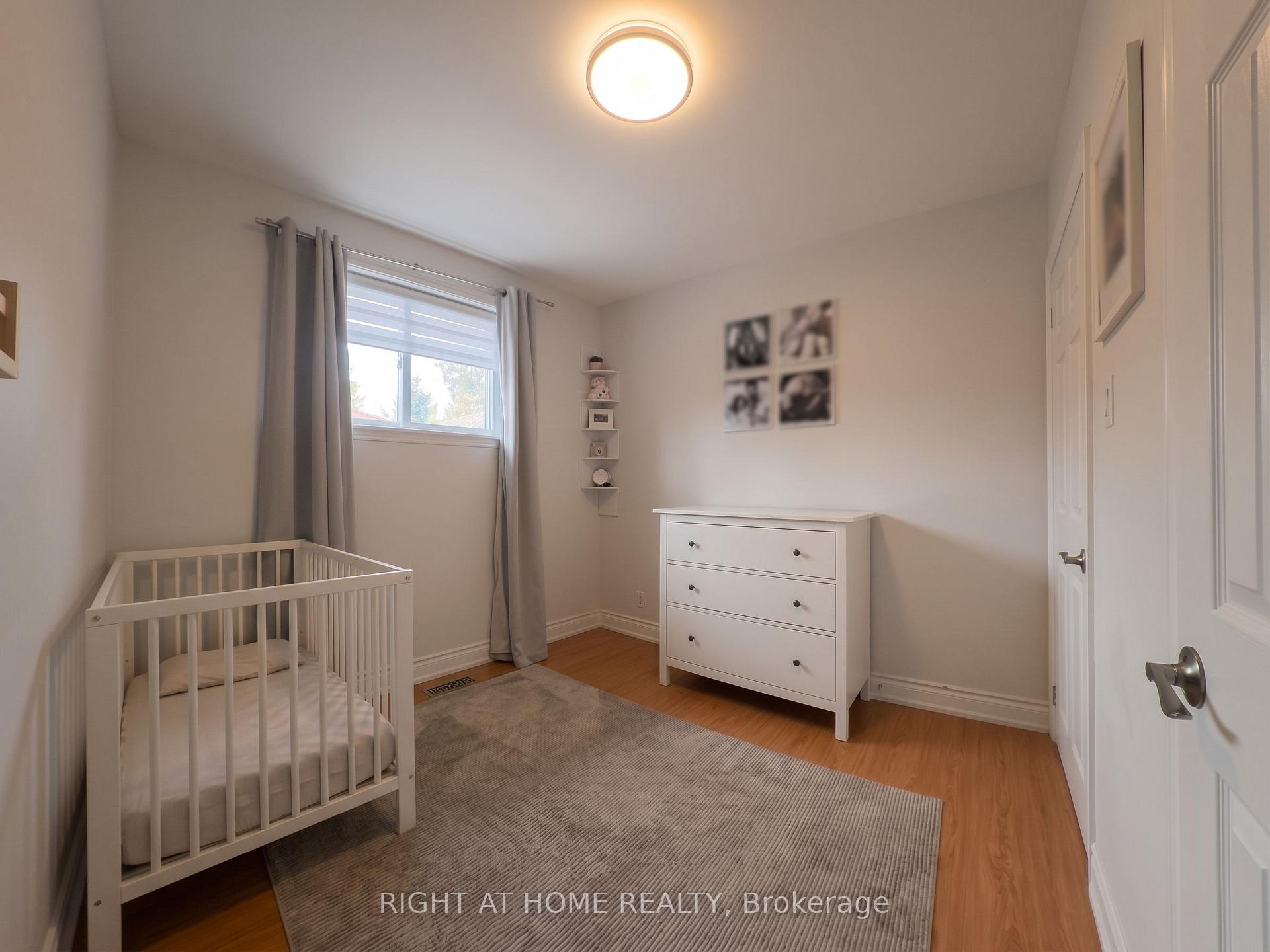 Photo 12 of 35 Knowles Crescent, Aurora, Aurora Highlands — HOMEH