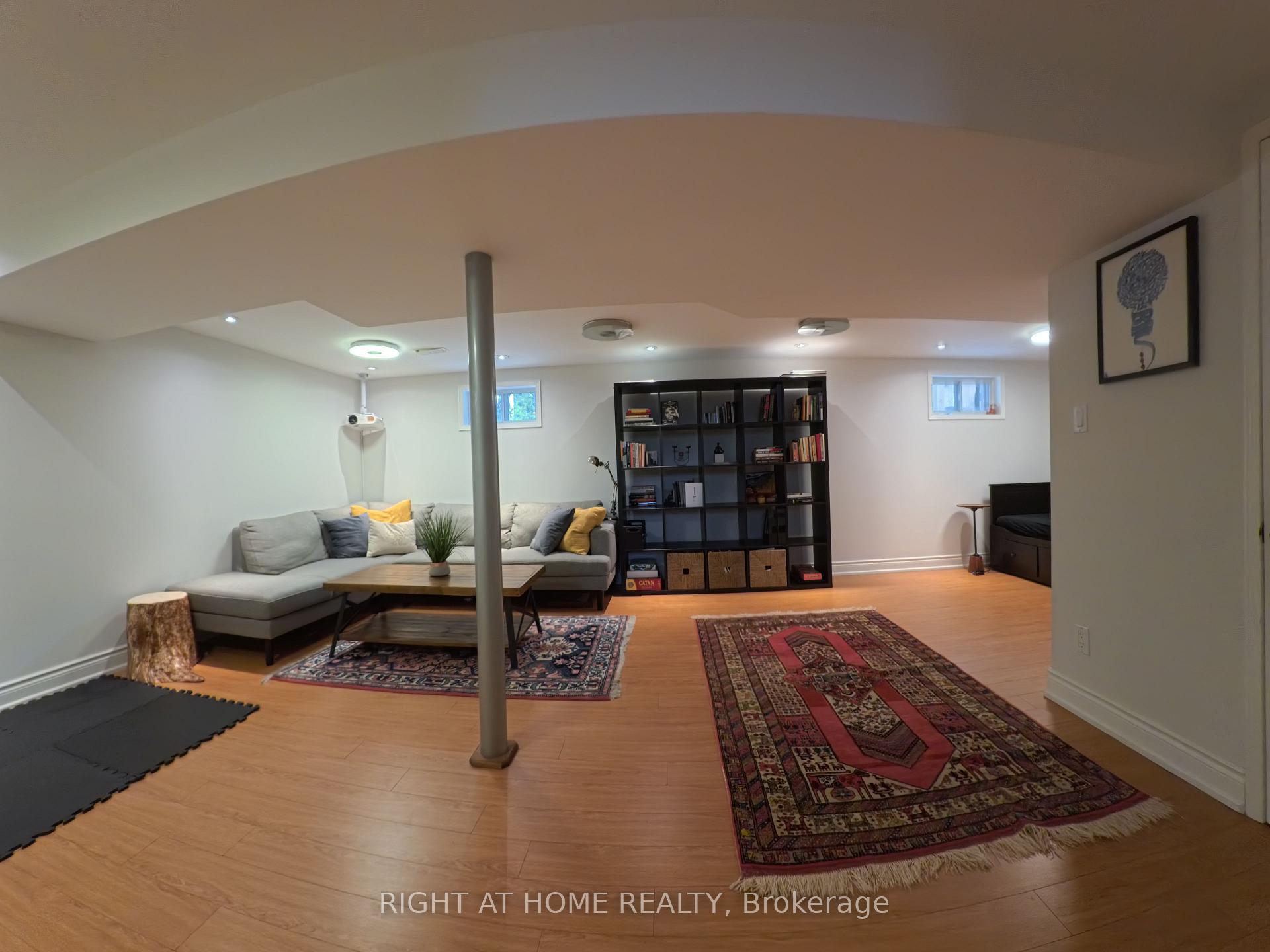Photo 17 of 35 Knowles Crescent, Aurora, Aurora Highlands — HOMEH