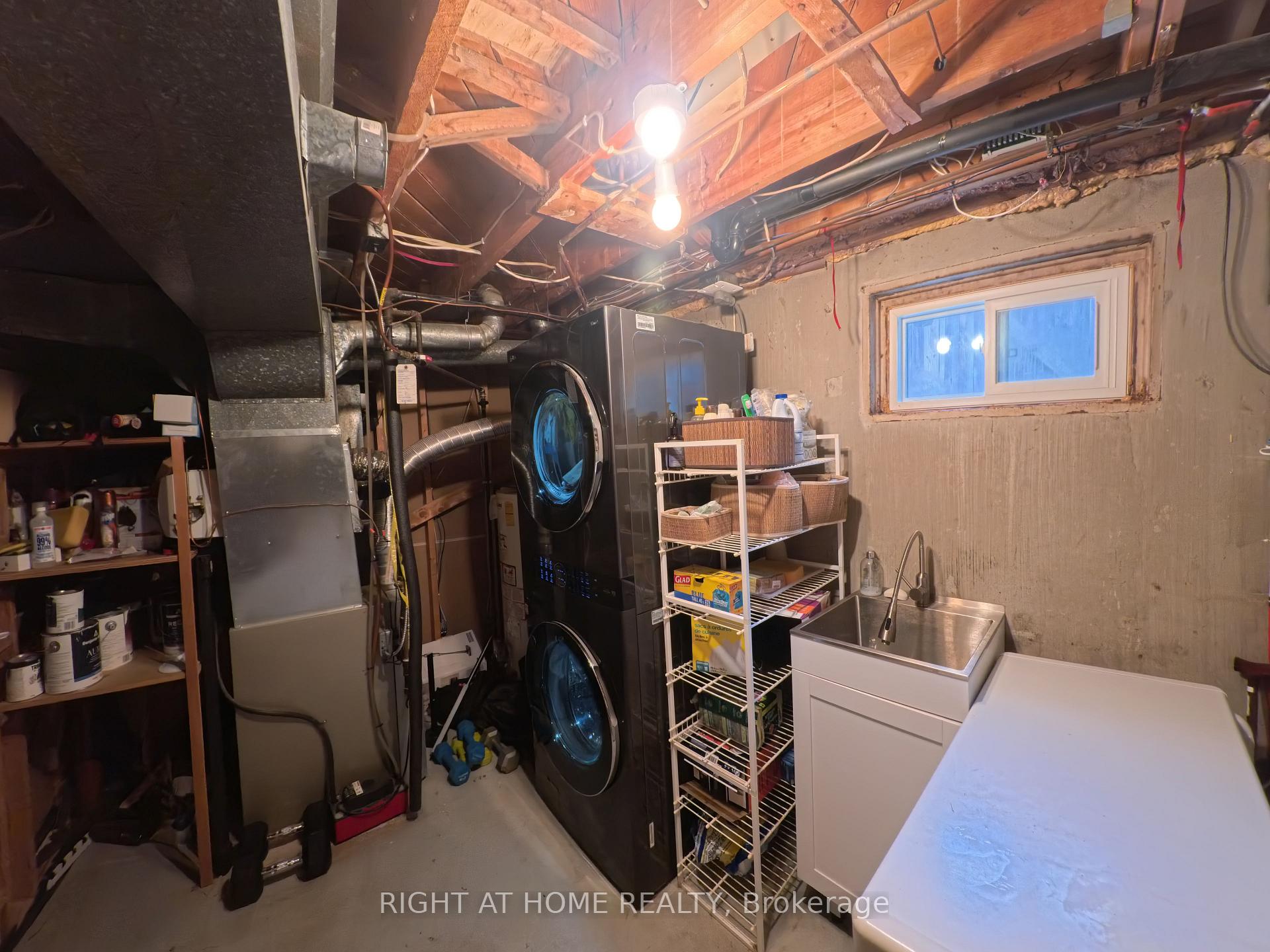 Photo 20 of 35 Knowles Crescent, Aurora, Aurora Highlands — HOMEH