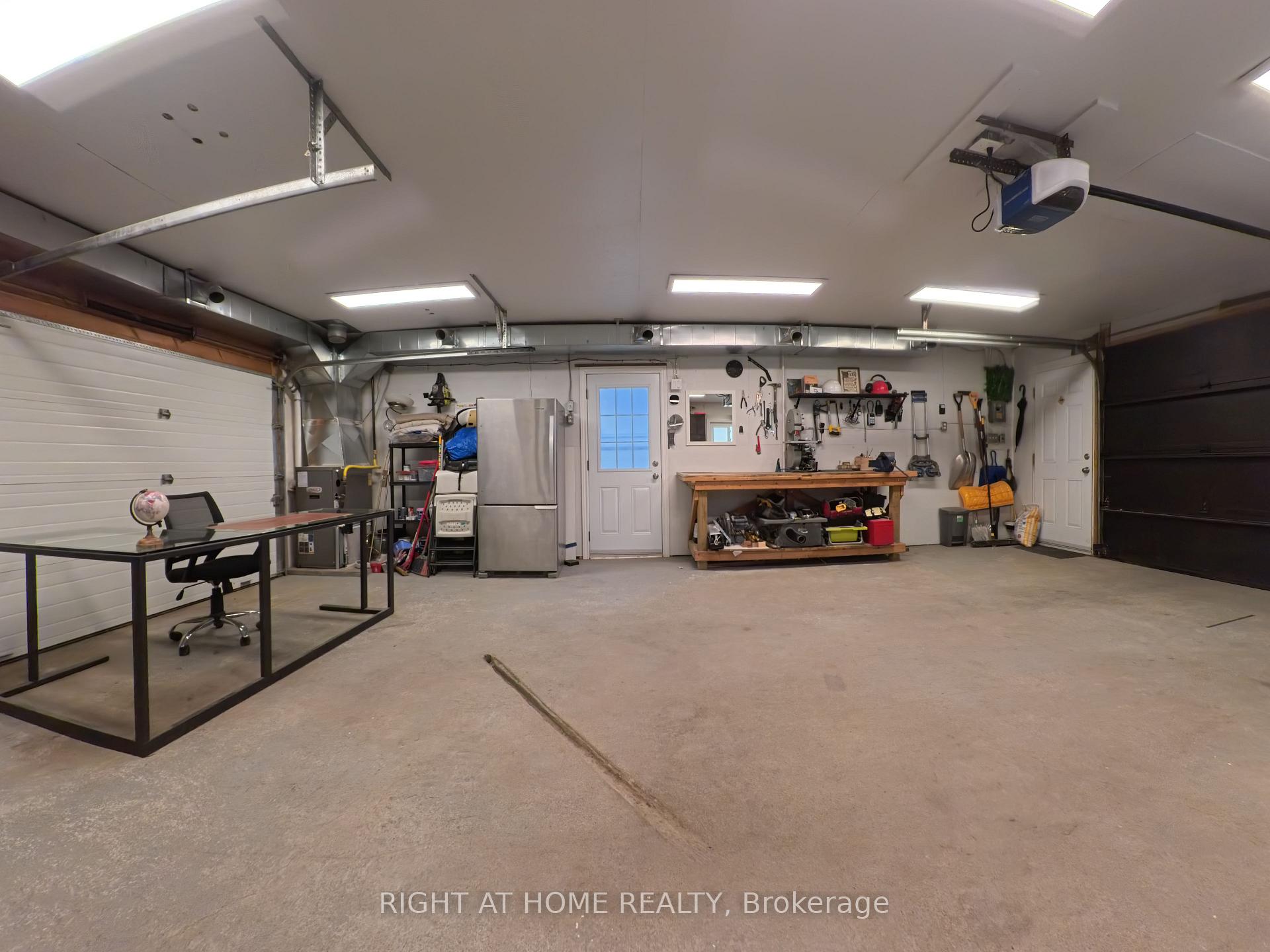 Photo 24 of 35 Knowles Crescent, Aurora, Aurora Highlands — HOMEH