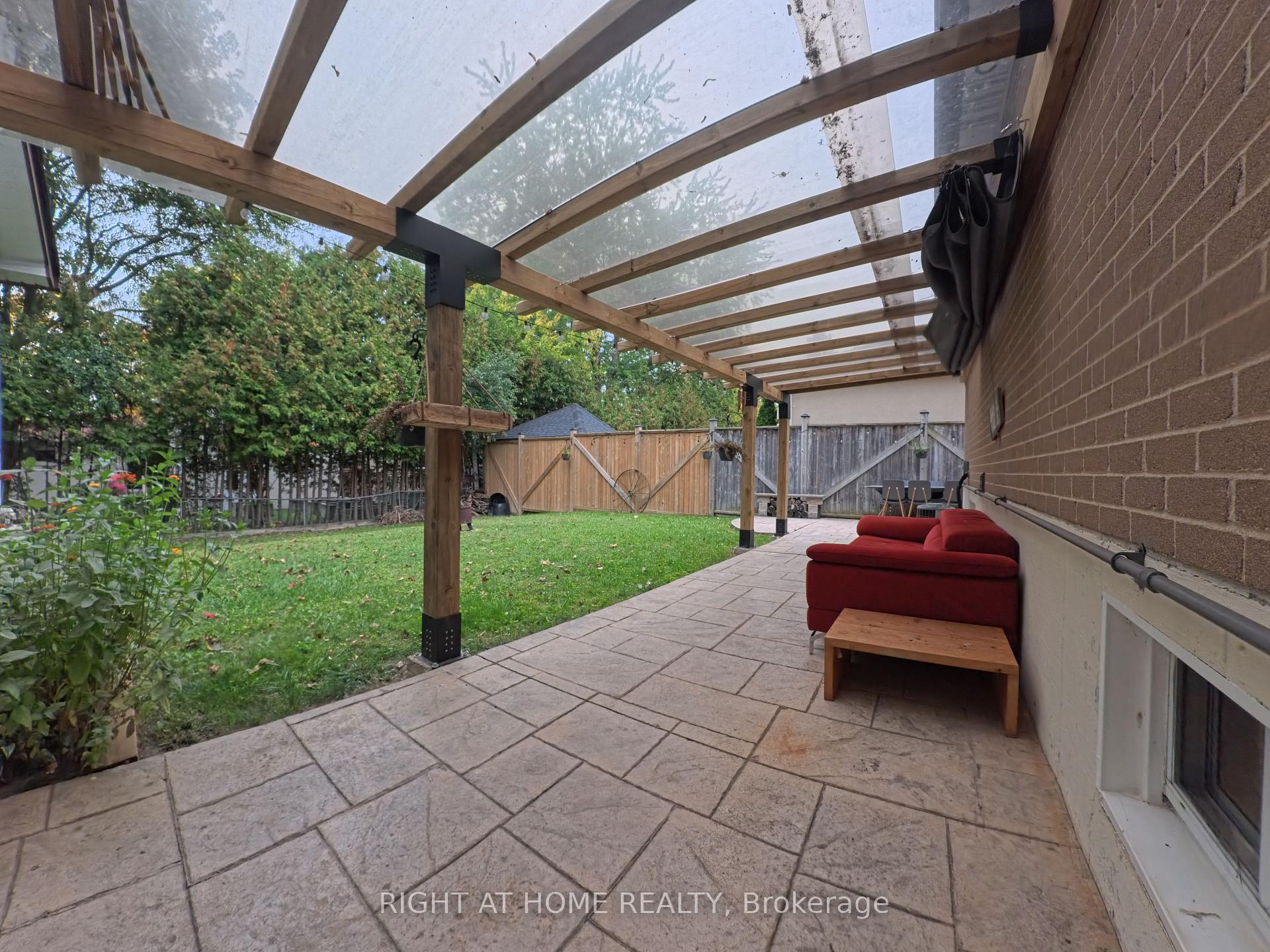 Photo 27 of 35 Knowles Crescent, Aurora, Aurora Highlands — HOMEH