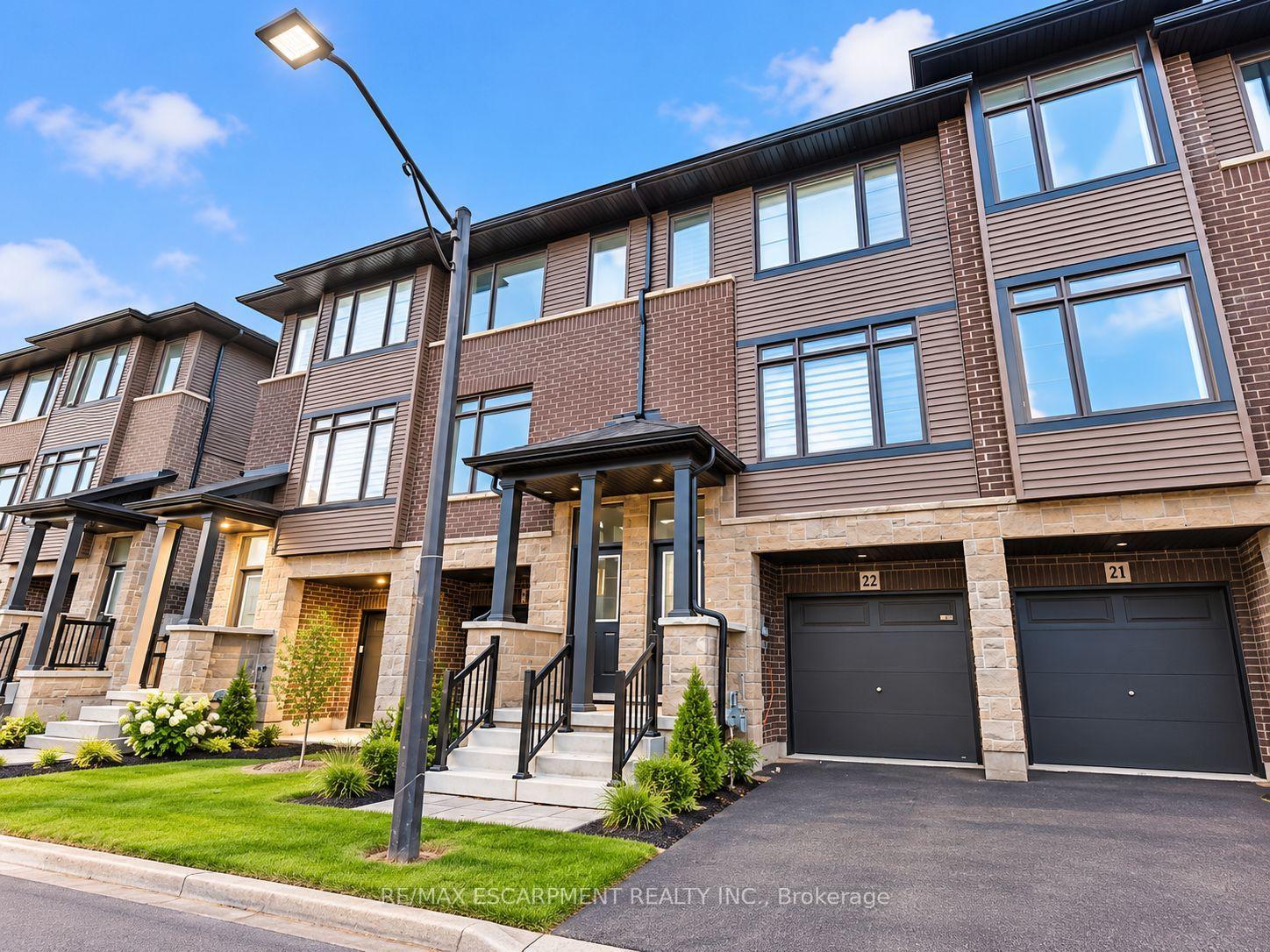 Photo 2 of Unit 22, 120 Court Drive, Brant, Paris — HOMEH