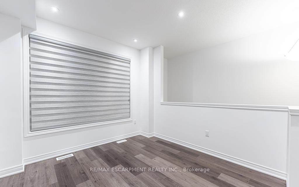 Photo 5 of Unit 22, 120 Court Drive, Brant, Paris — HOMEH