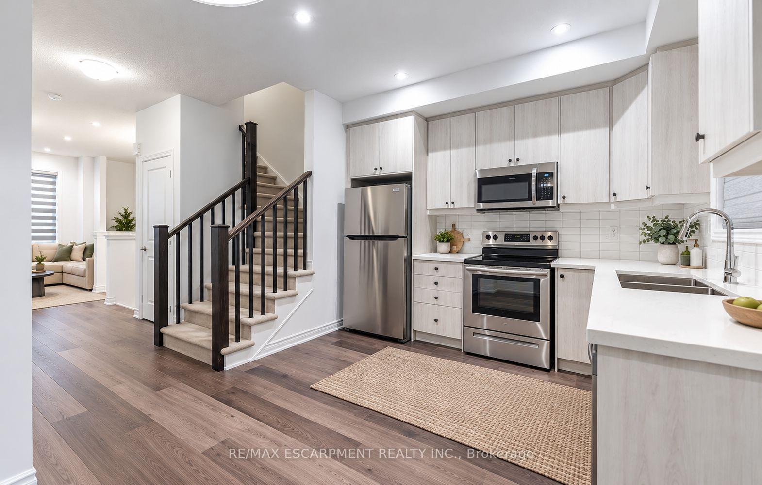 Photo 7 of Unit 22, 120 Court Drive, Brant, Paris — HOMEH