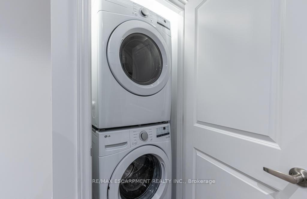 Photo 10 of Unit 22, 120 Court Drive, Brant, Paris — HOMEH