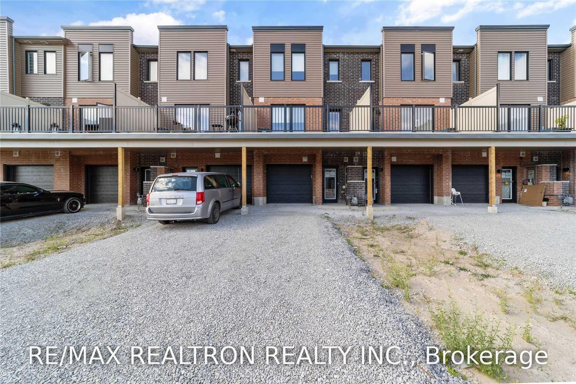 Photo 3 of 7 Fairlane Avenue, Barrie, Painswick South — HOMEH