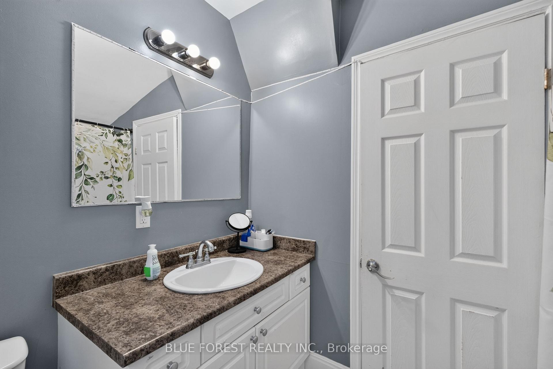 Photo 23 of 225 Simcoe Street, London, East K — HOMEH