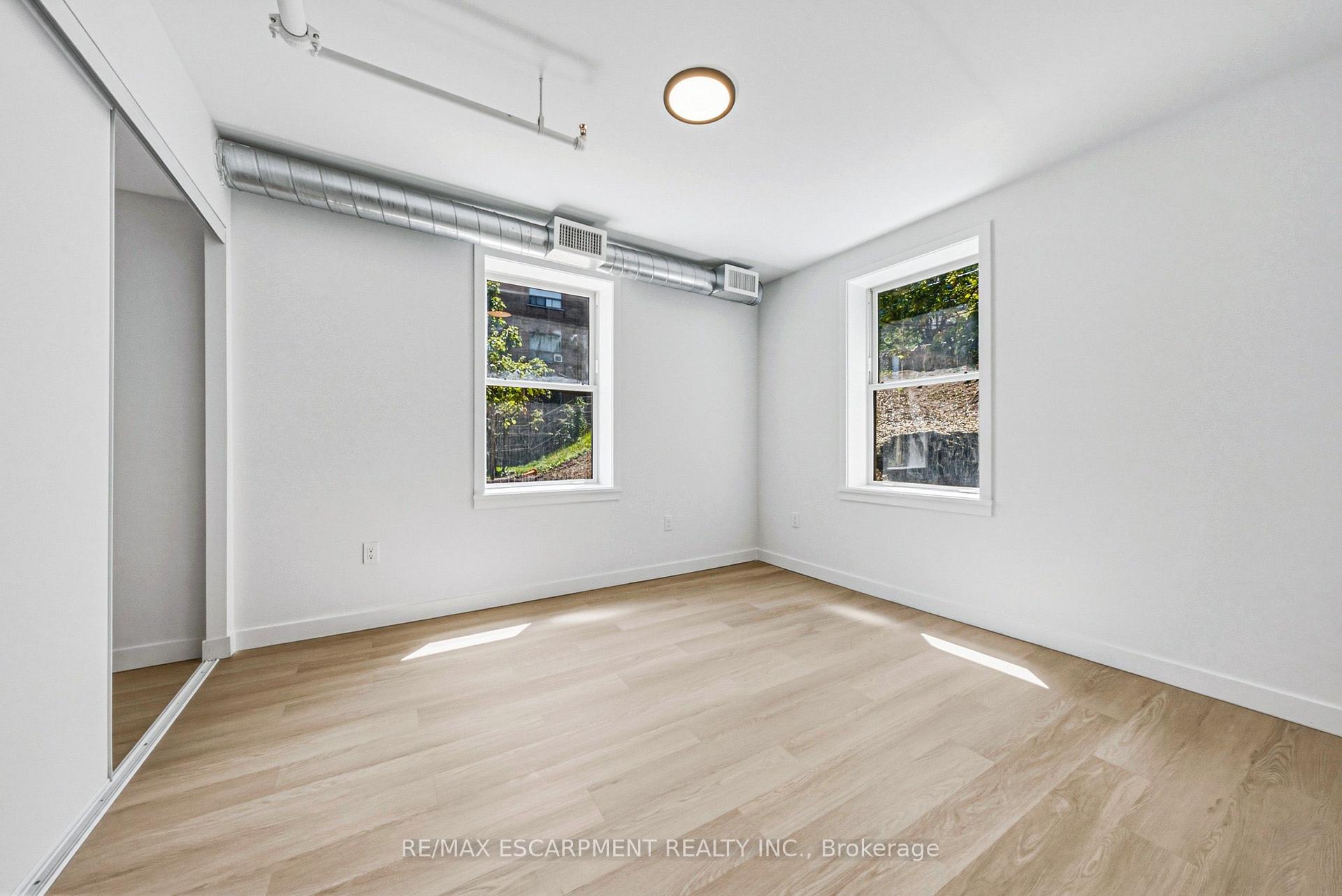 Photo 5 of Unit 308, 325 James Street S, Hamilton, Corktown — HOMEH