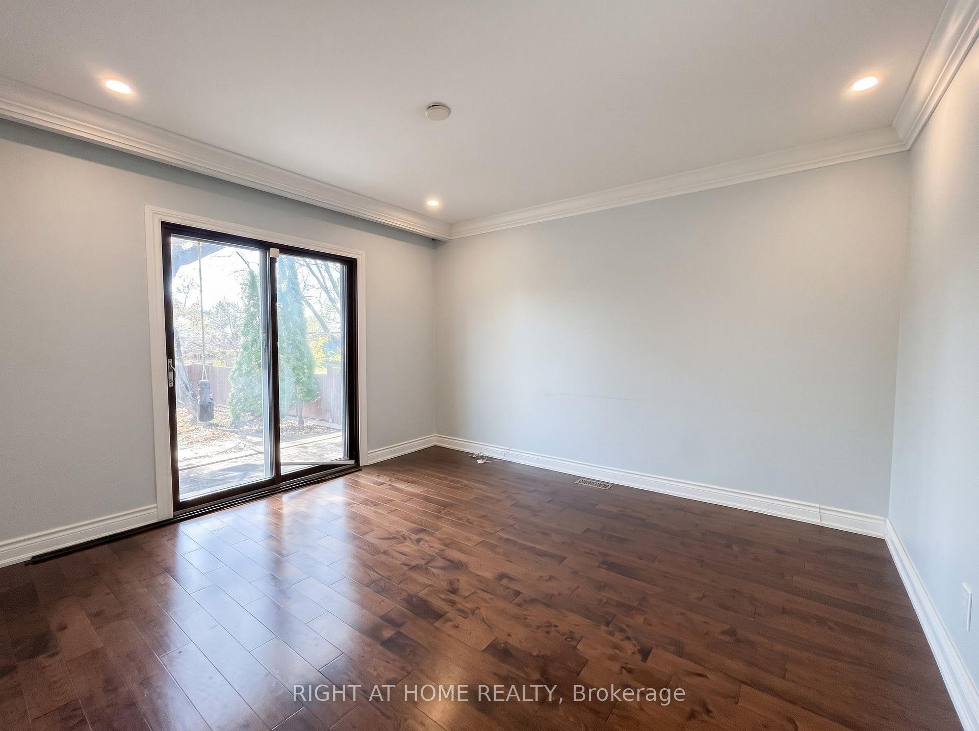 Photo 5 of 71 Rockport Crescent, Richmond Hill, Crosby — HOMEH