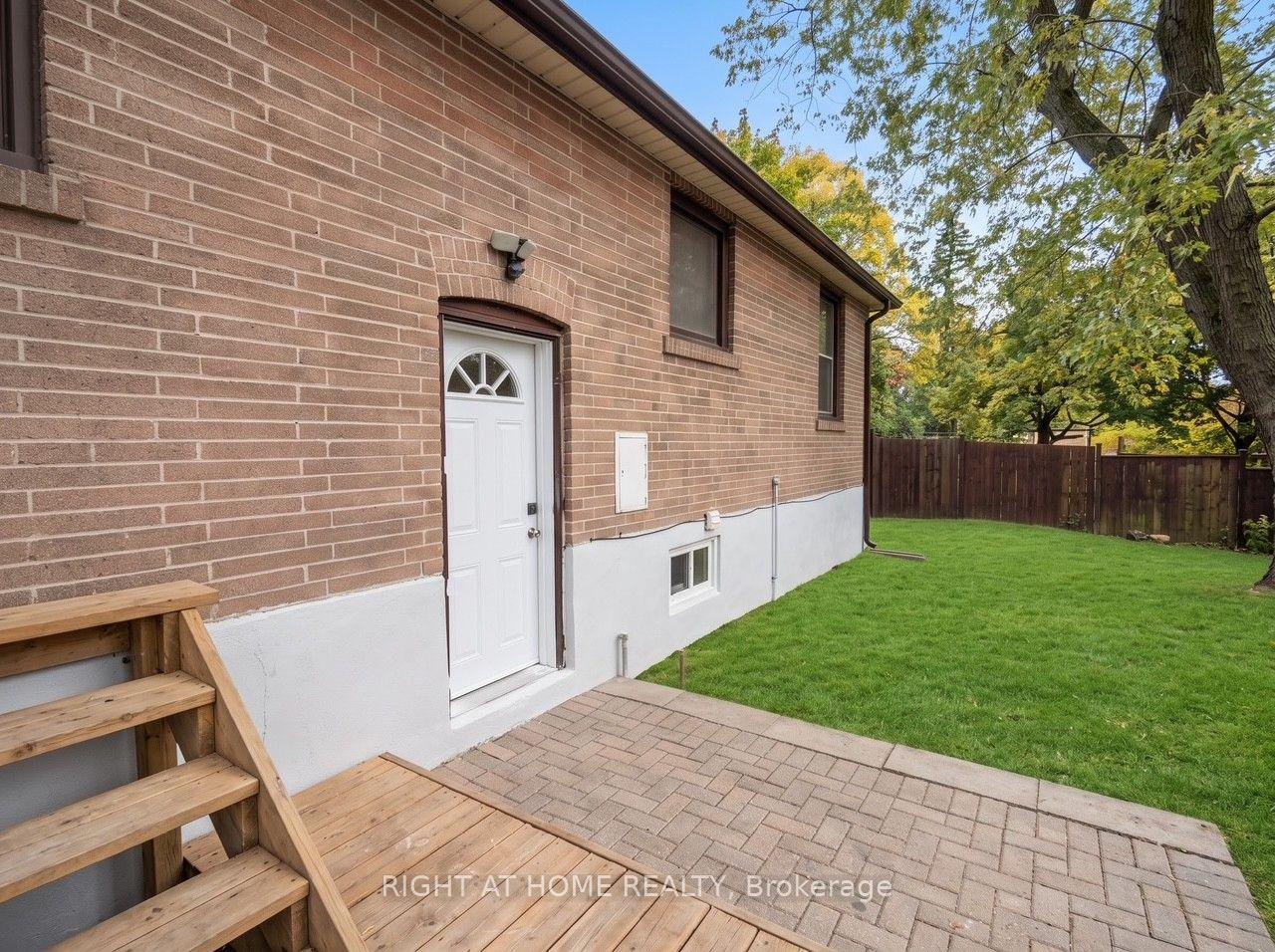 Photo 10 of 71 Rockport Crescent, Richmond Hill, Crosby — HOMEH