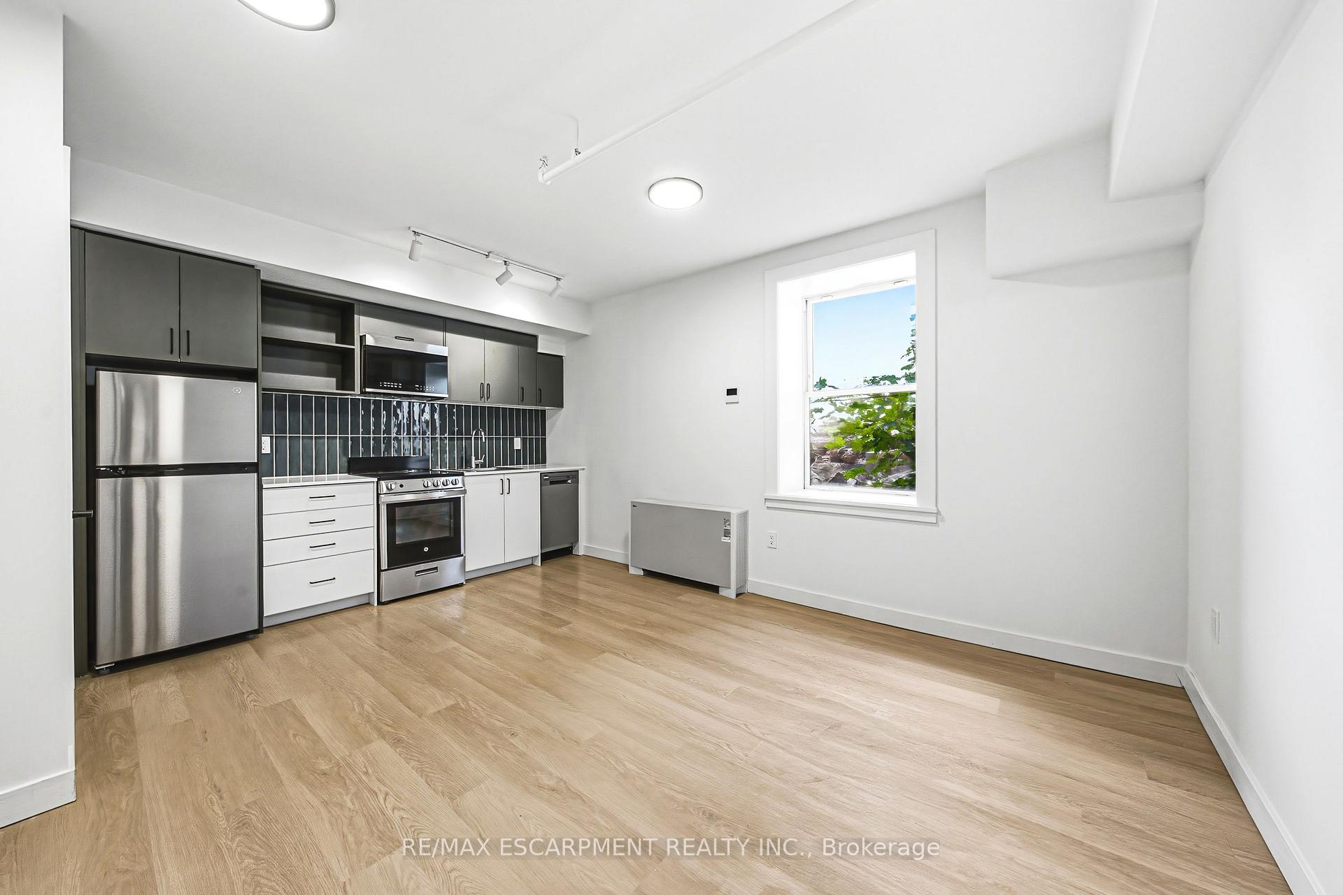 Photo 3 of Unit 306, 325 James Street S, Hamilton, Corktown — HOMEH