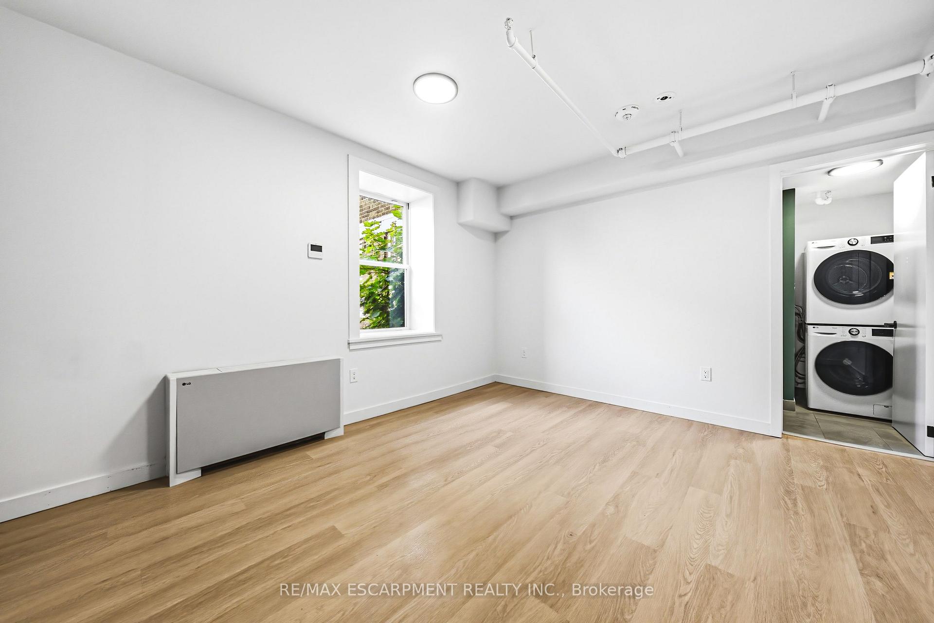Photo 4 of Unit 306, 325 James Street S, Hamilton, Corktown — HOMEH