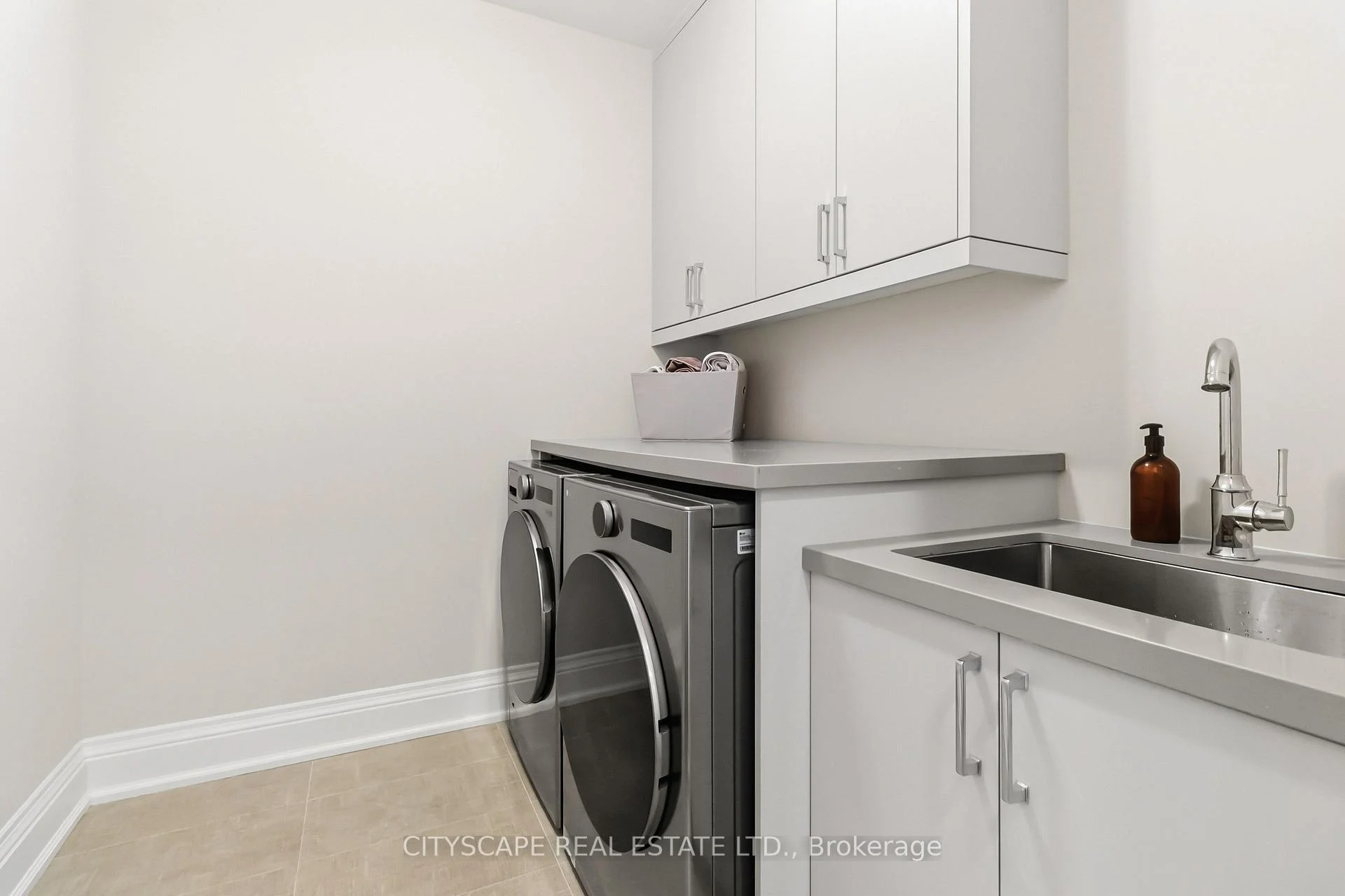 Photo 39 of 2343 Edward Leaver Trail, Oakville, Glen Abbey — HOMEH