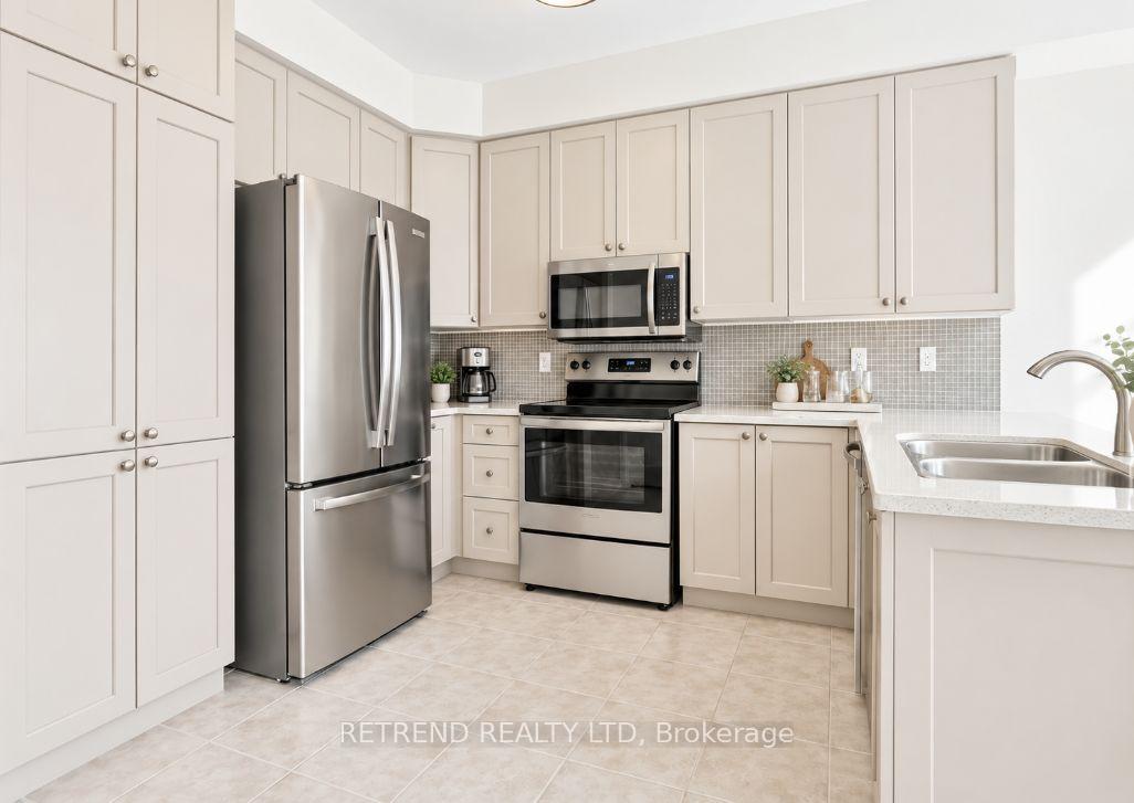 Photo 9 of 23 Thomas Legge Crescent, Richmond Hill, Oak Ridges — HOMEH