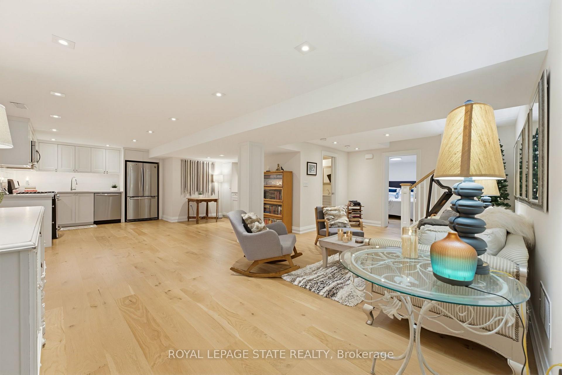 Photo 26 of 212 Stadacona Avenue, Hamilton, Ancaster — HOMEH