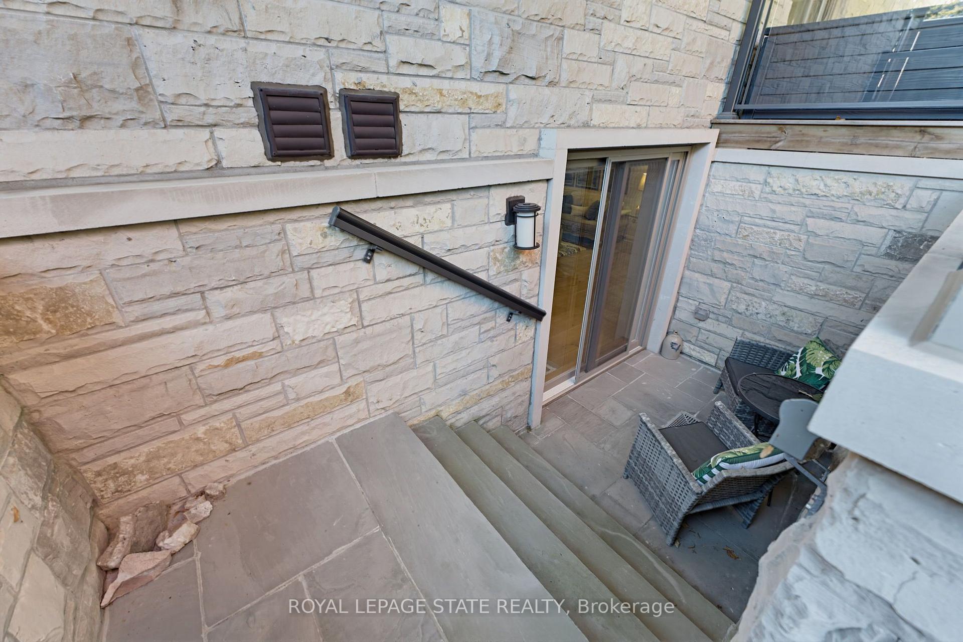 Photo 33 of 212 Stadacona Avenue, Hamilton, Ancaster — HOMEH