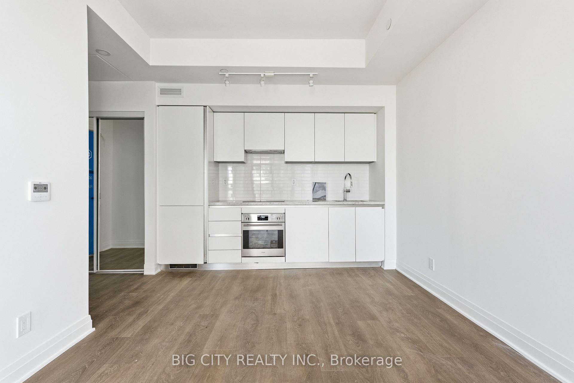 Photo 6 of Unit 1206, 25 Frederick Todd Way, Toronto, Leaside — HOMEH