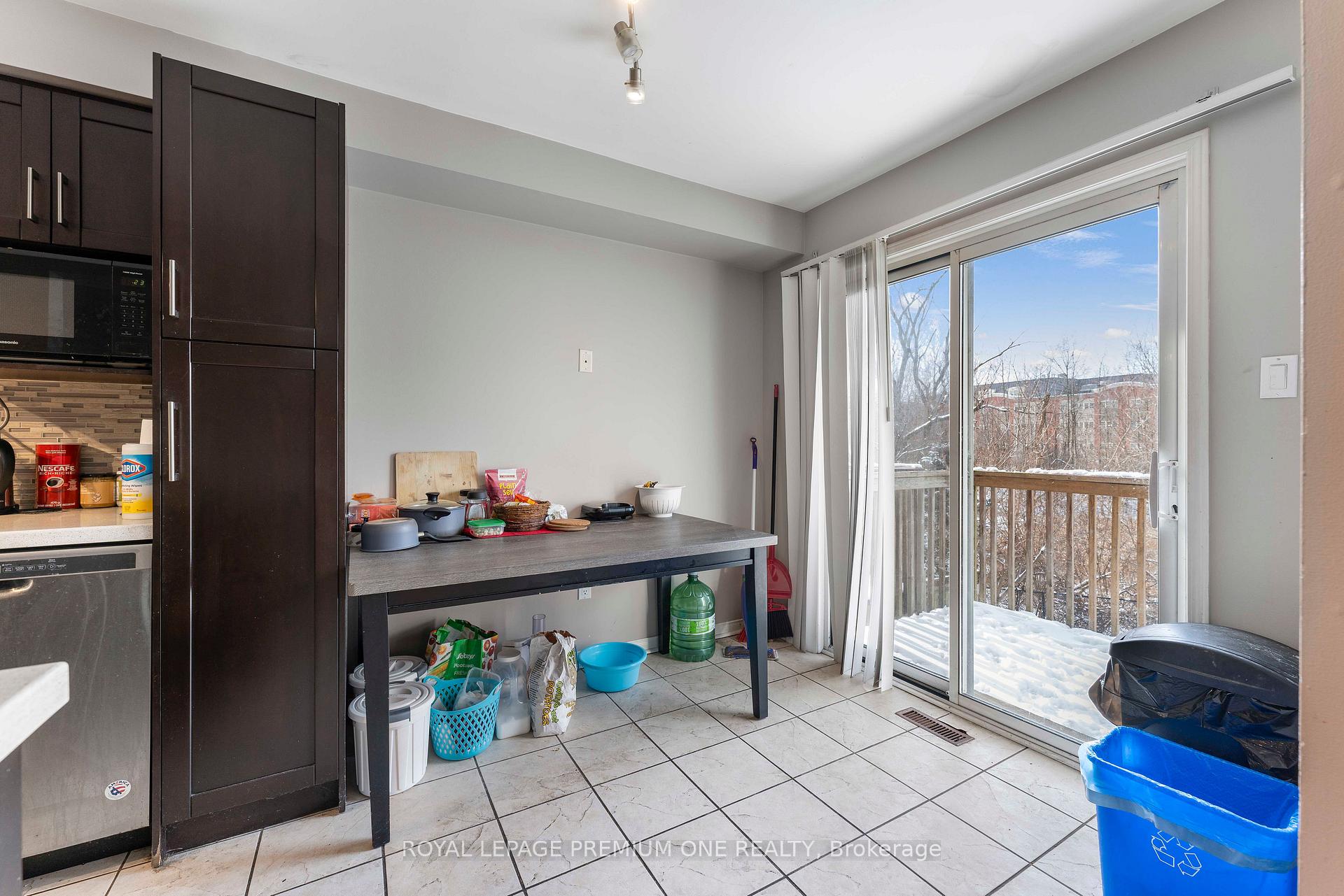 Photo 9 of 167 Parktree Drive, Vaughan, Maple — HOMEH