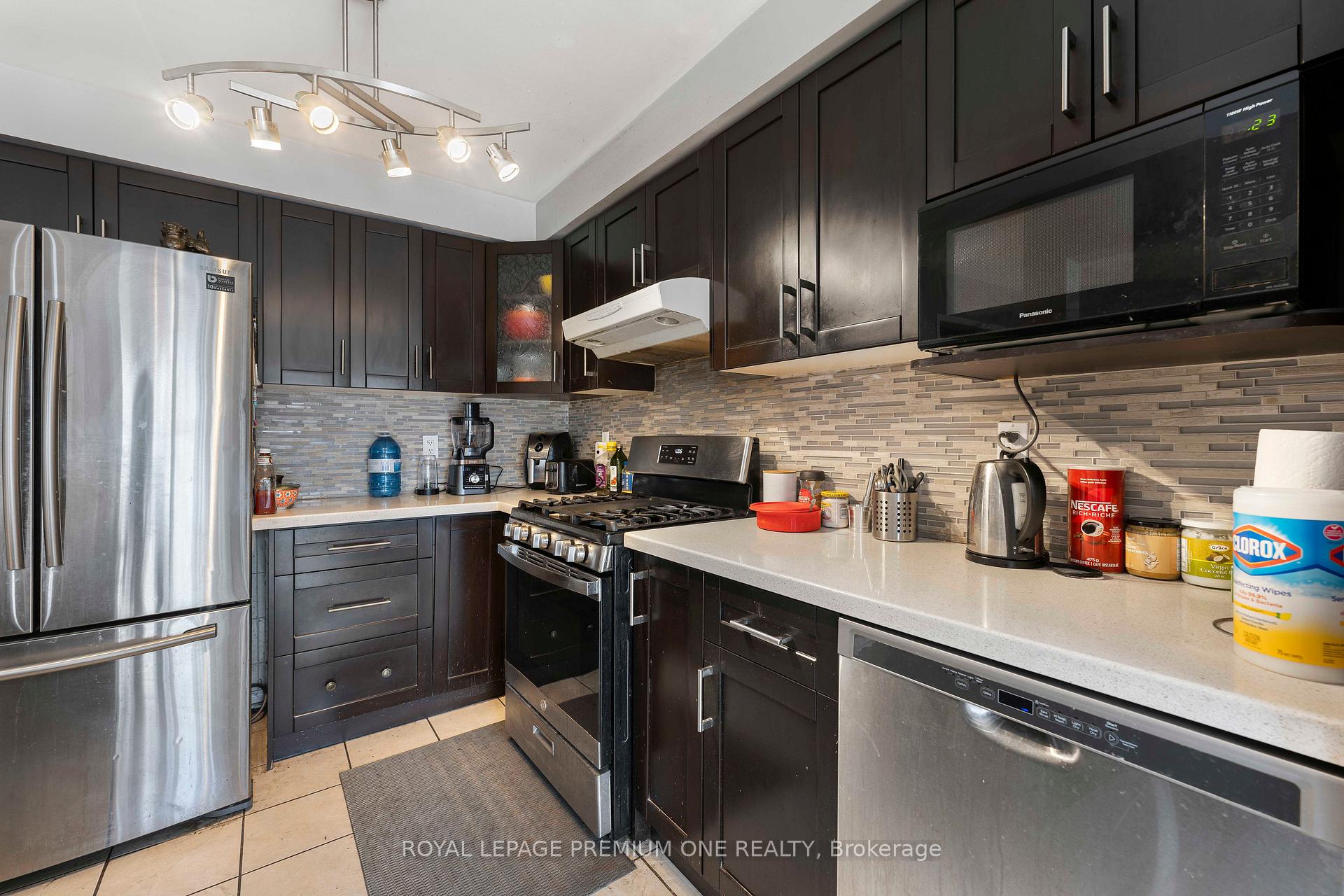 Photo 12 of 167 Parktree Drive, Vaughan, Maple — HOMEH