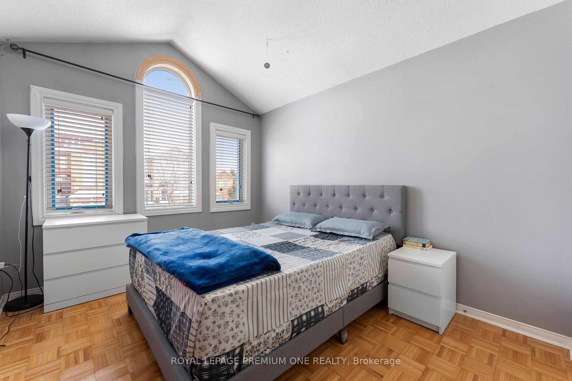 Photo 20 of 167 Parktree Drive, Vaughan, Maple — HOMEH