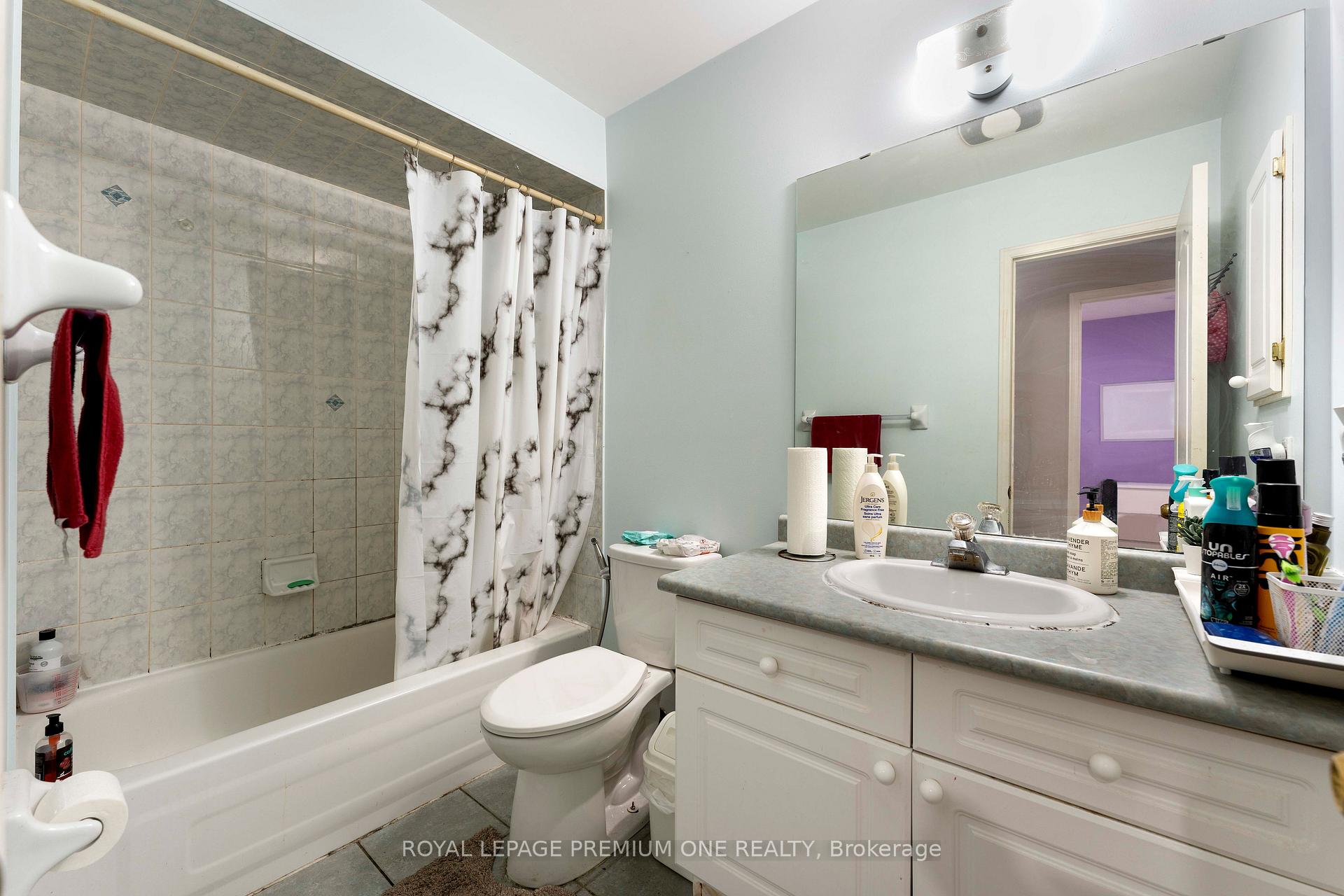 Photo 22 of 167 Parktree Drive, Vaughan, Maple — HOMEH