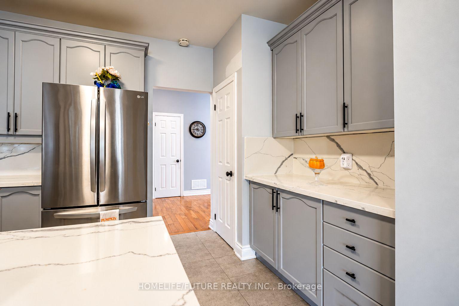 Photo 10 of 28 Montague Avenue, Clarington, Courtice — HOMEH