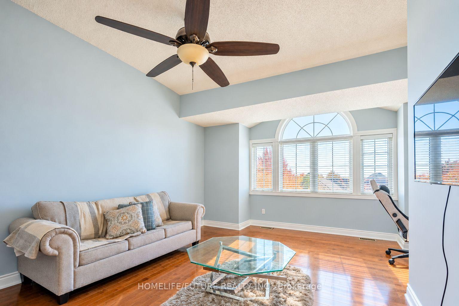 Photo 15 of 28 Montague Avenue, Clarington, Courtice — HOMEH