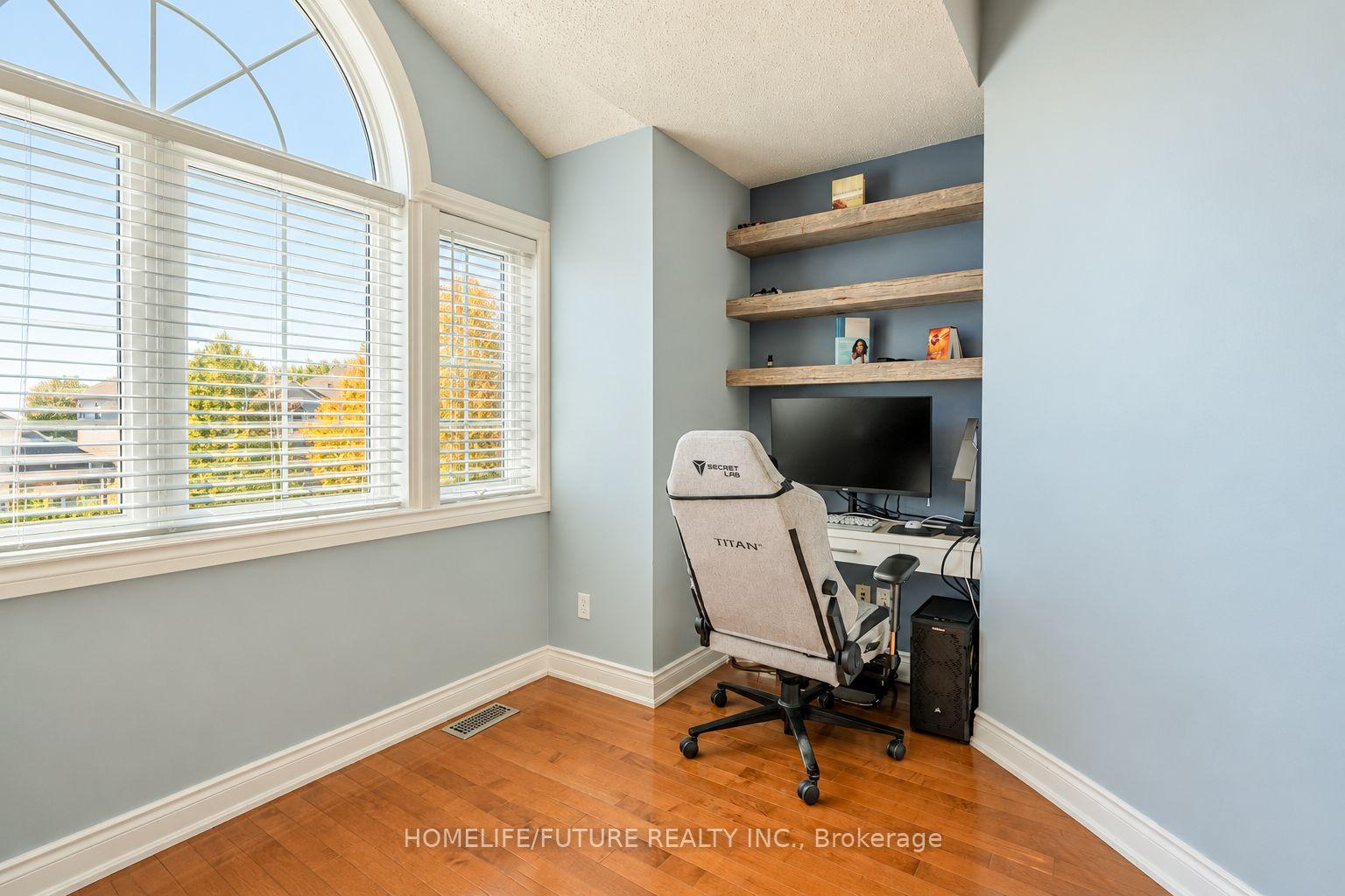 Photo 17 of 28 Montague Avenue, Clarington, Courtice — HOMEH