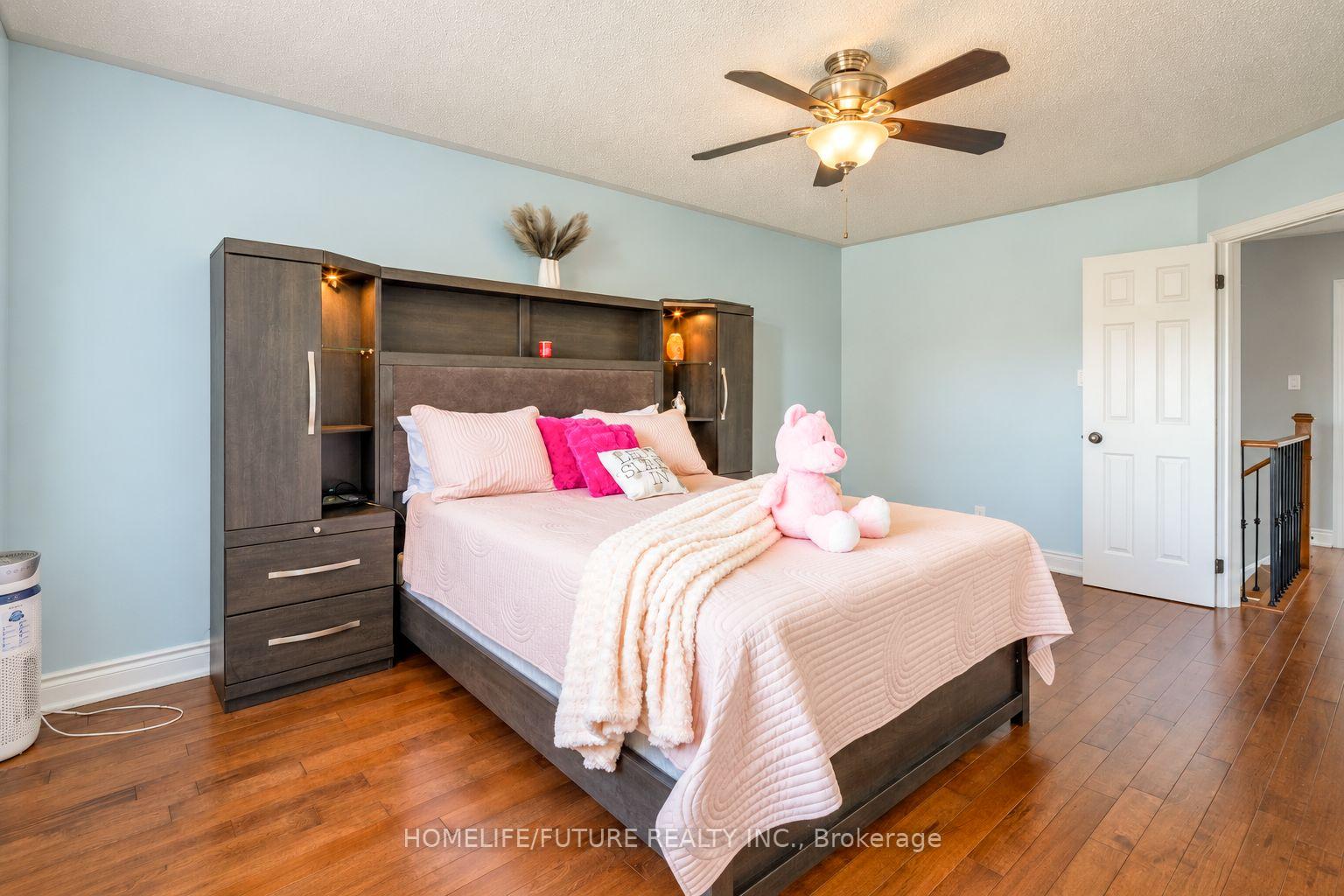 Photo 22 of 28 Montague Avenue, Clarington, Courtice — HOMEH