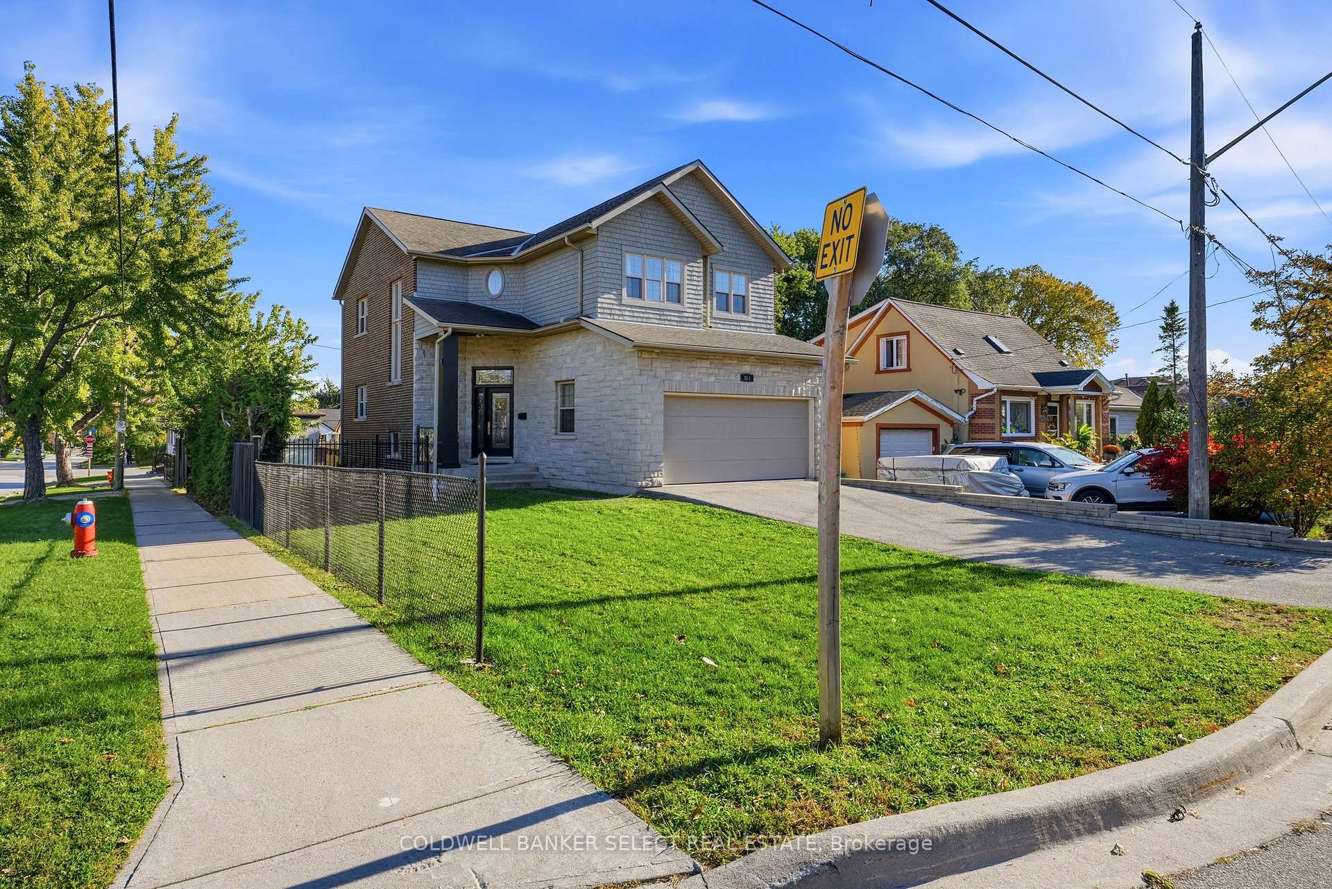 Photo 2 of 854 Sixth Street, Mississauga, Lakeview — HOMEH