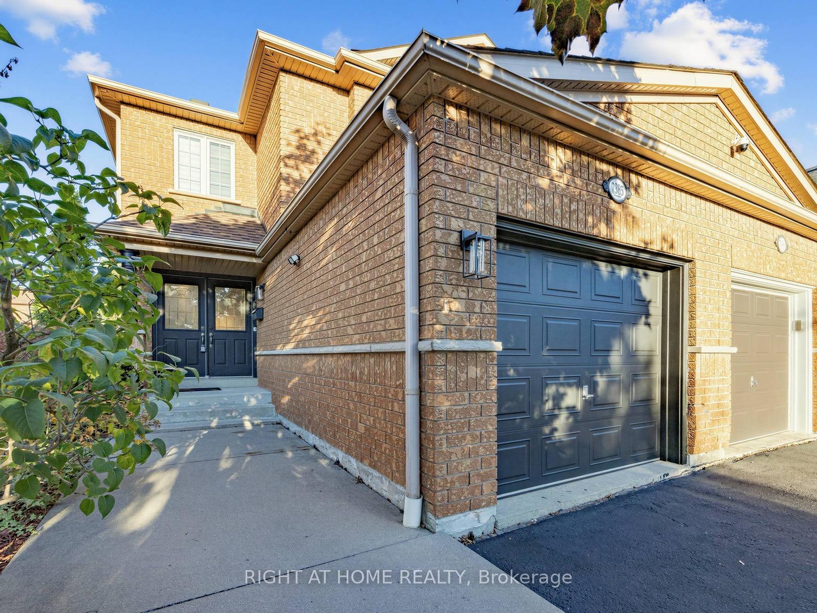 Photo 3 of 7385 Jaysnest Road, Mississauga, Meadowvale — HOMEH