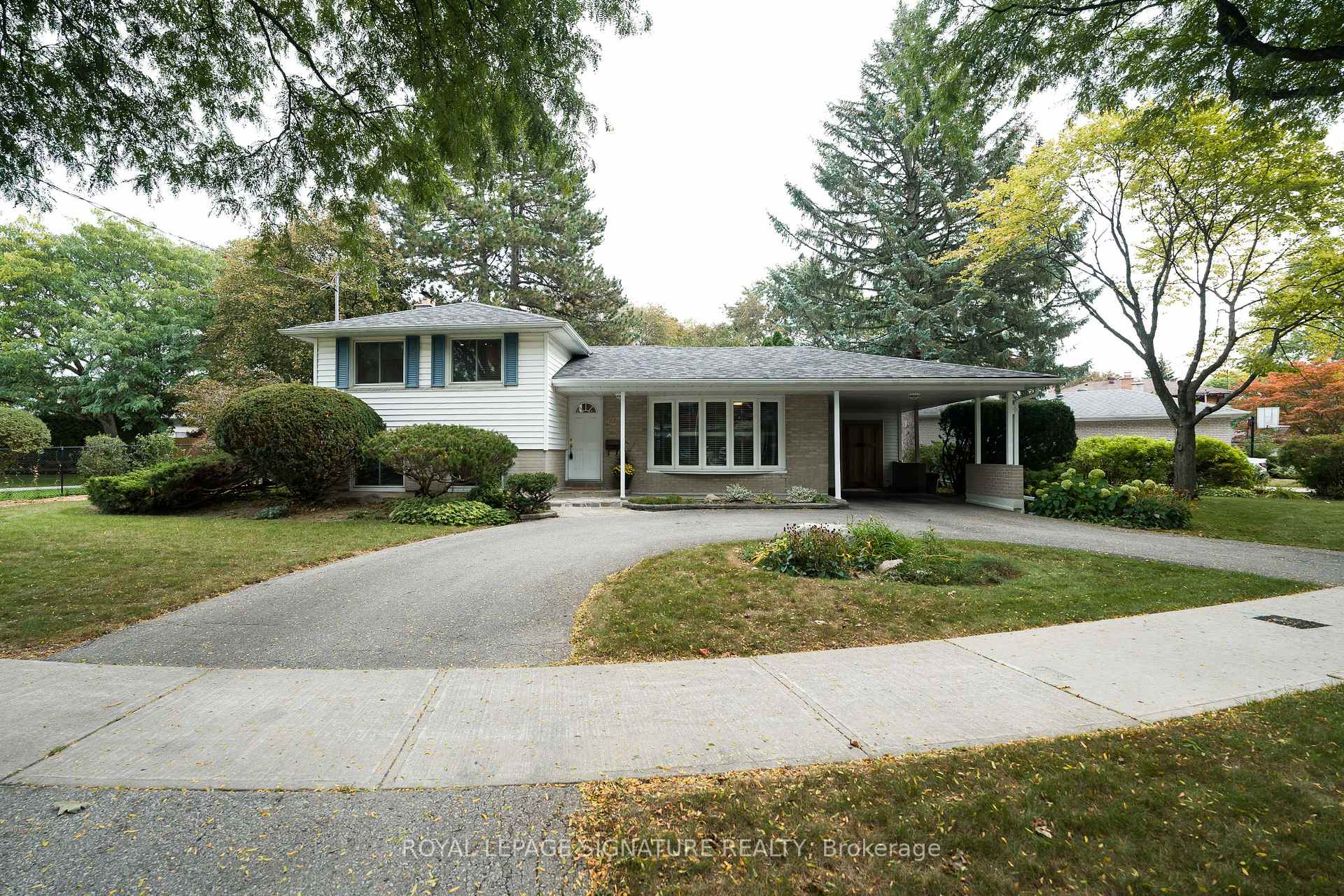 Photo 1 of 11 Bellbury Crescent, North York, Don Valley Village — HOMEH