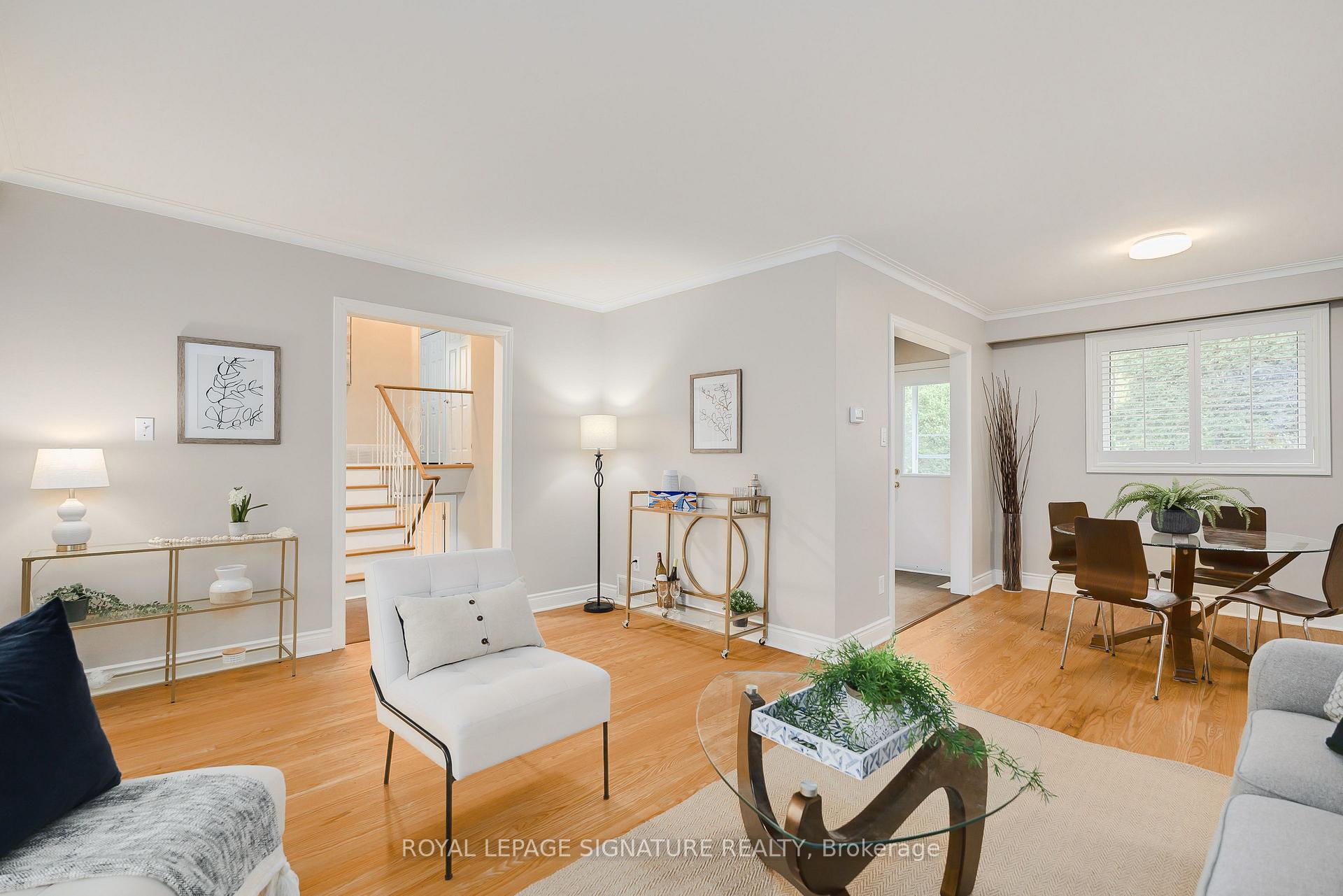 Photo 3 of 11 Bellbury Crescent, North York, Don Valley Village — HOMEH