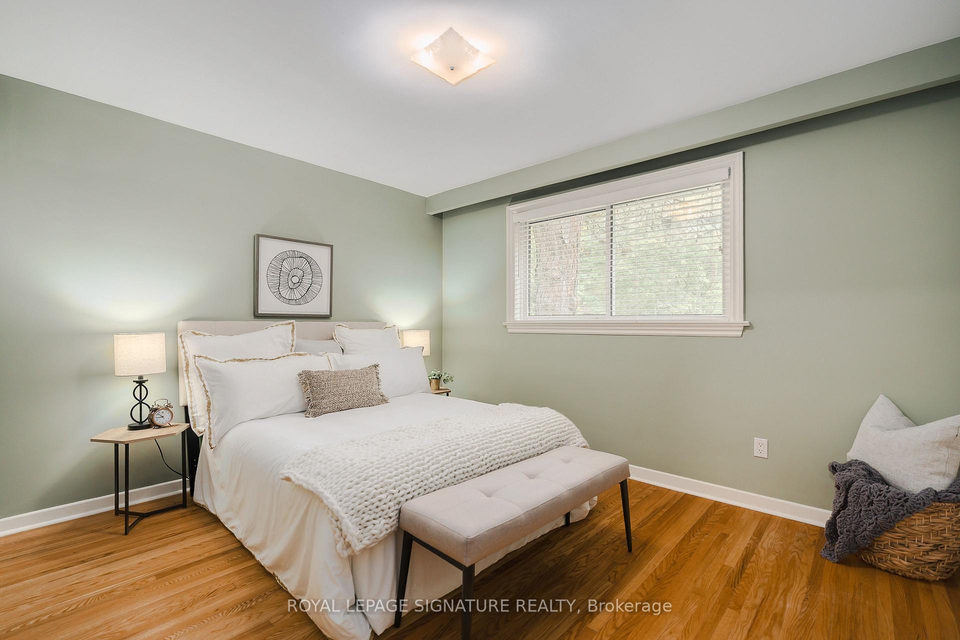 Photo 10 of 11 Bellbury Crescent, North York, Don Valley Village — HOMEH