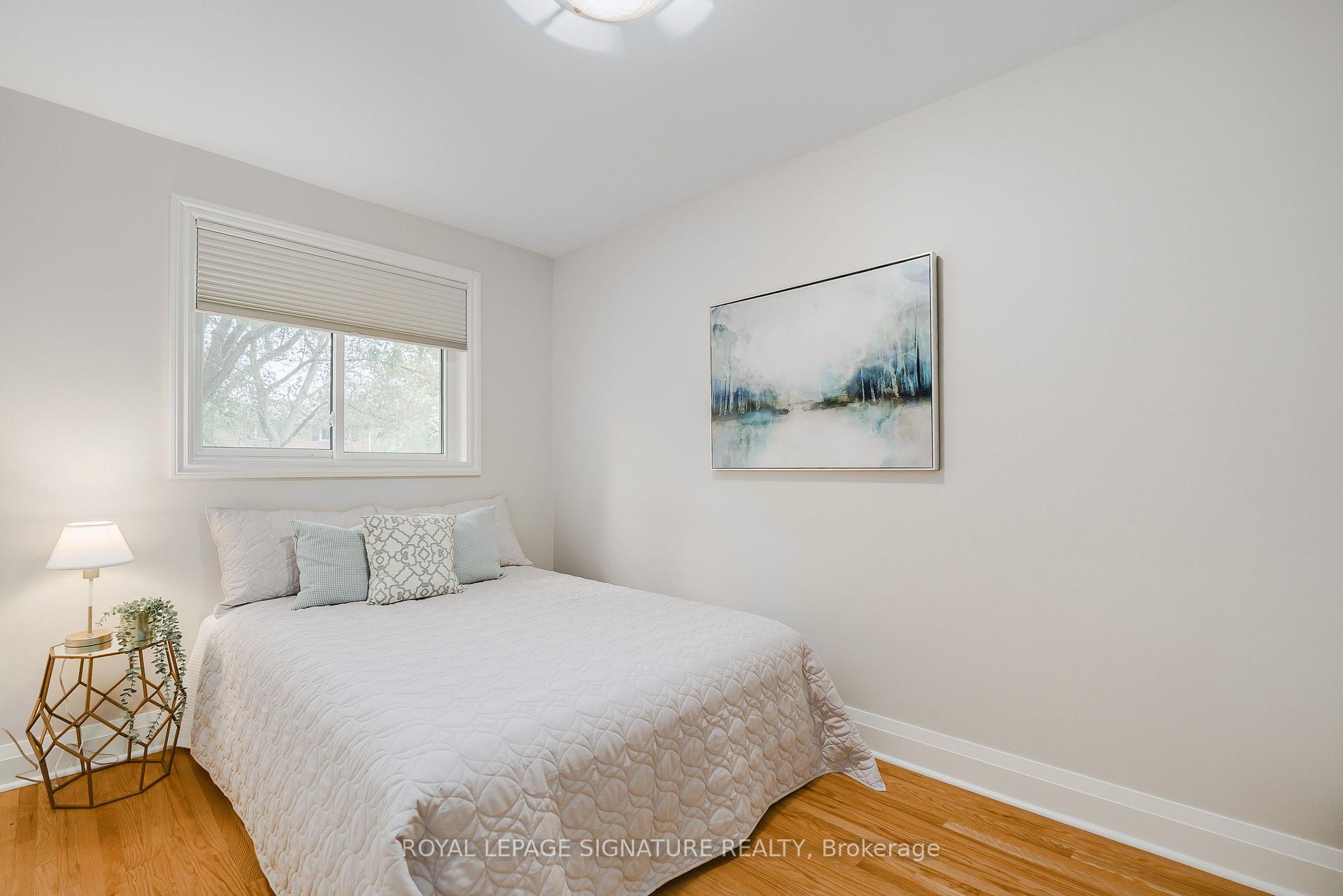Photo 12 of 11 Bellbury Crescent, North York, Don Valley Village — HOMEH