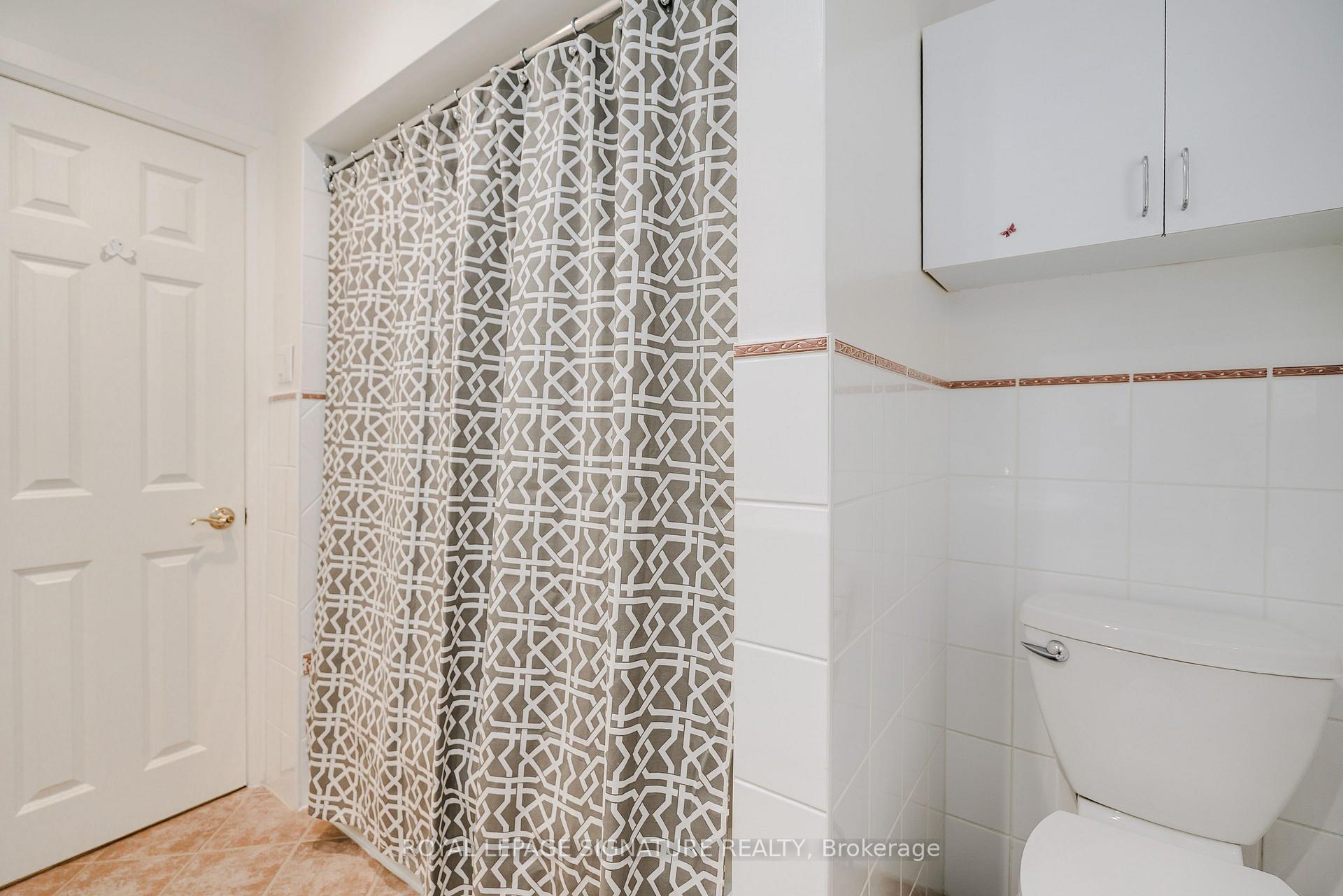 Photo 17 of 11 Bellbury Crescent, North York, Don Valley Village — HOMEH