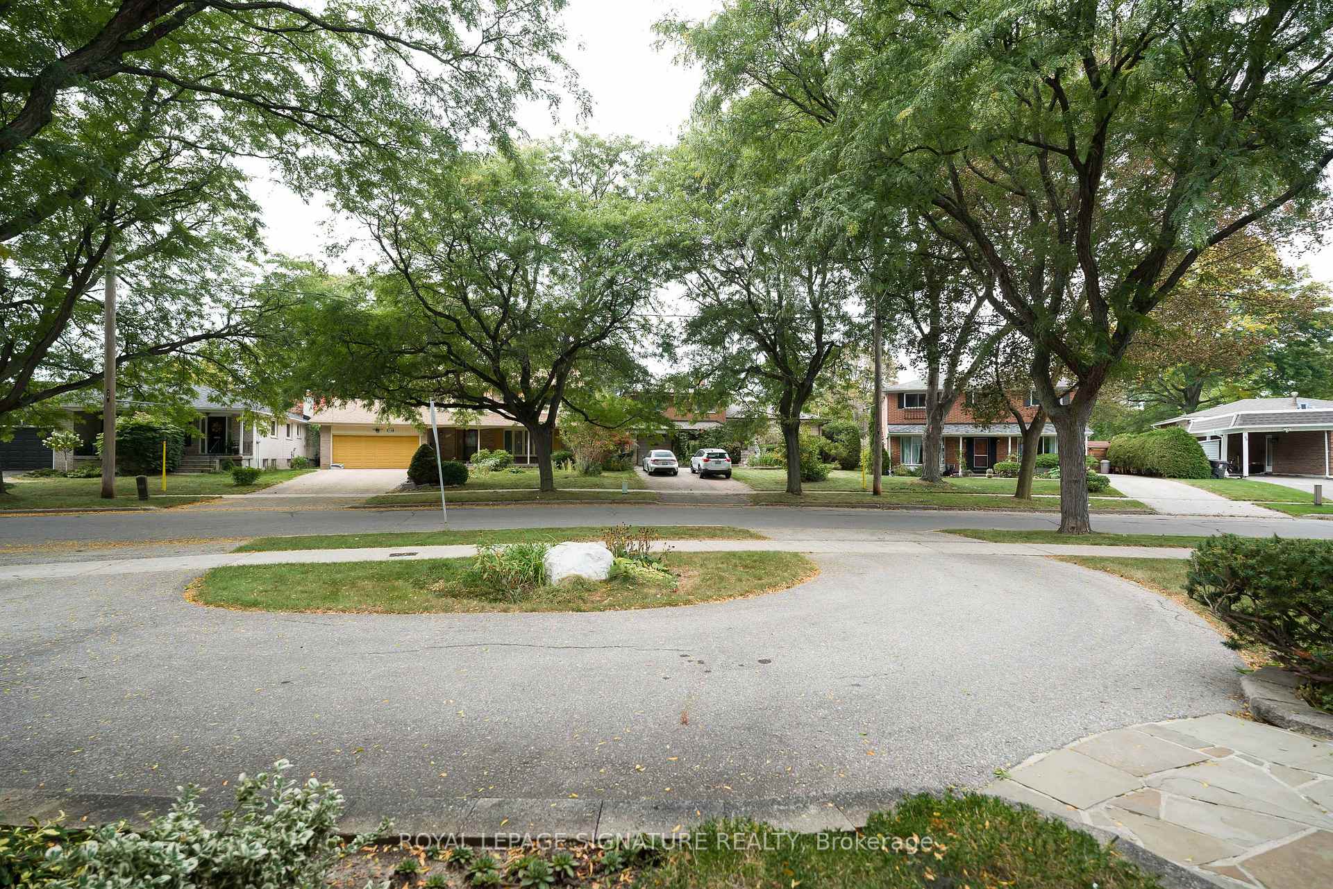Photo 25 of 11 Bellbury Crescent, North York, Don Valley Village — HOMEH