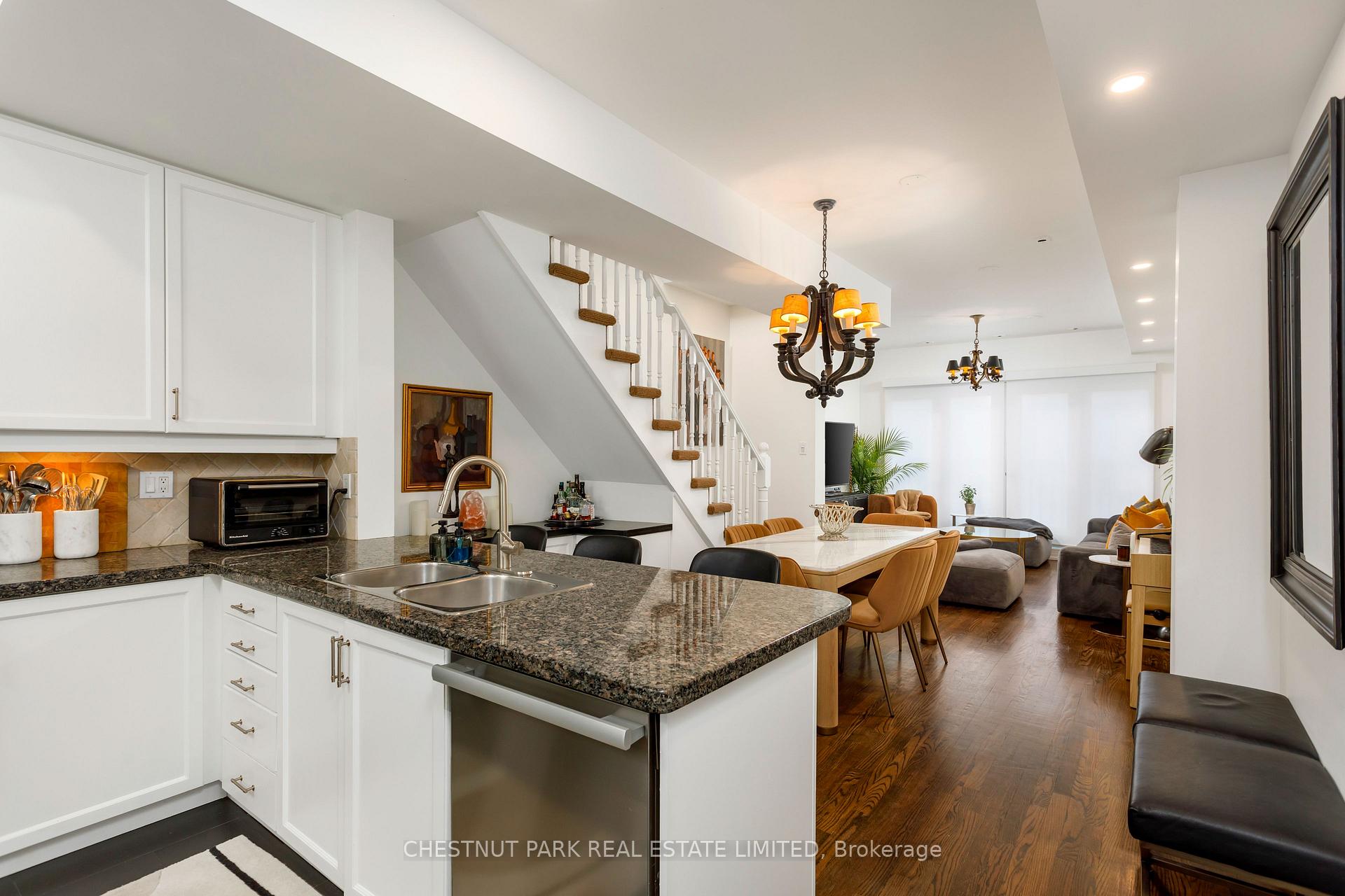 Photo 5 of Unit TH17, 1 Baxter Street, Toronto, Rosedale-Moore Park — HOMEH