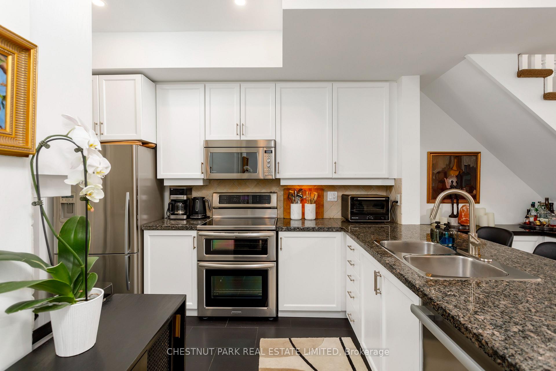 Photo 7 of Unit TH17, 1 Baxter Street, Toronto, Rosedale-Moore Park — HOMEH