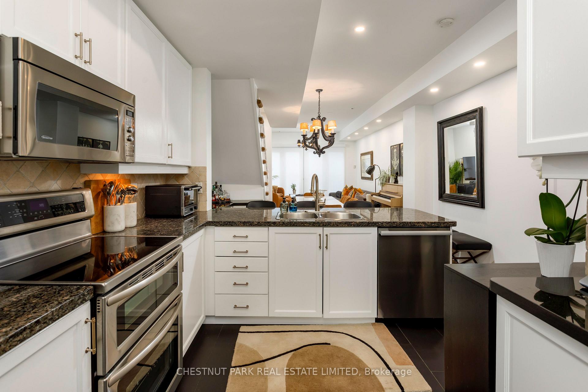 Photo 11 of Unit TH17, 1 Baxter Street, Toronto, Rosedale-Moore Park — HOMEH