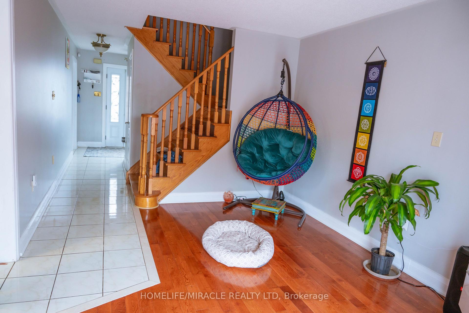 Photo 4 of 52 Creditstone Road, Brampton, Fletcher's Creek South — HOMEH