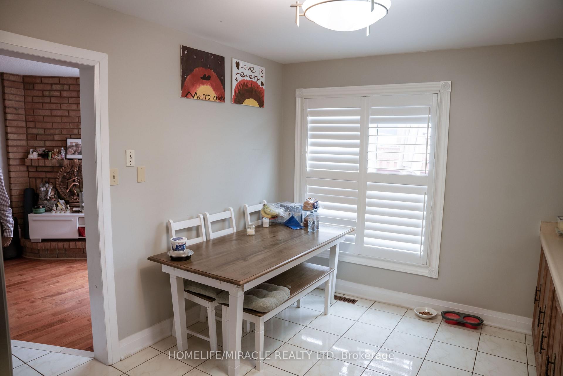 Photo 8 of 52 Creditstone Road, Brampton, Fletcher's Creek South — HOMEH