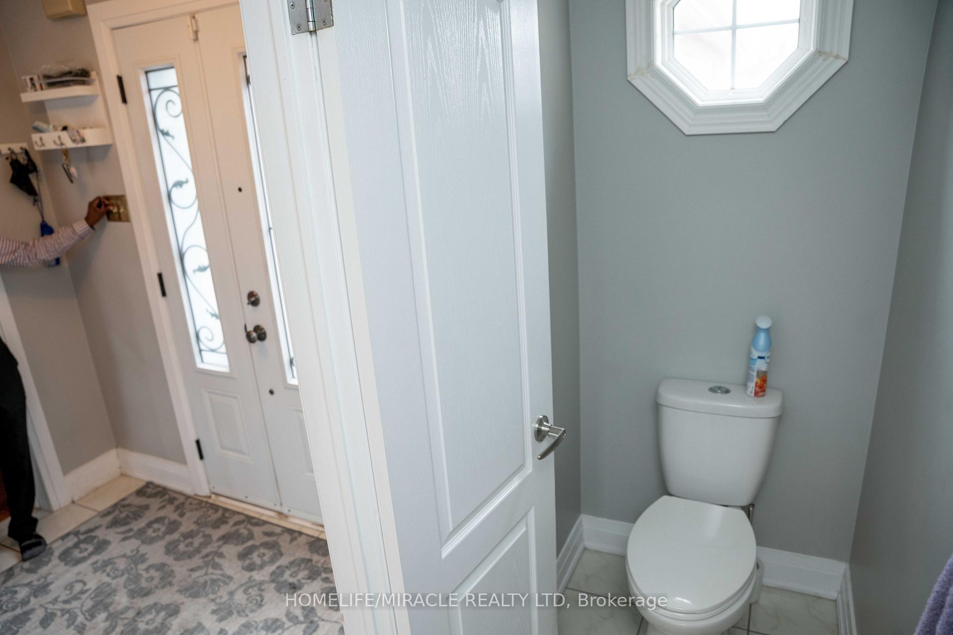 Photo 12 of 52 Creditstone Road, Brampton, Fletcher's Creek South — HOMEH