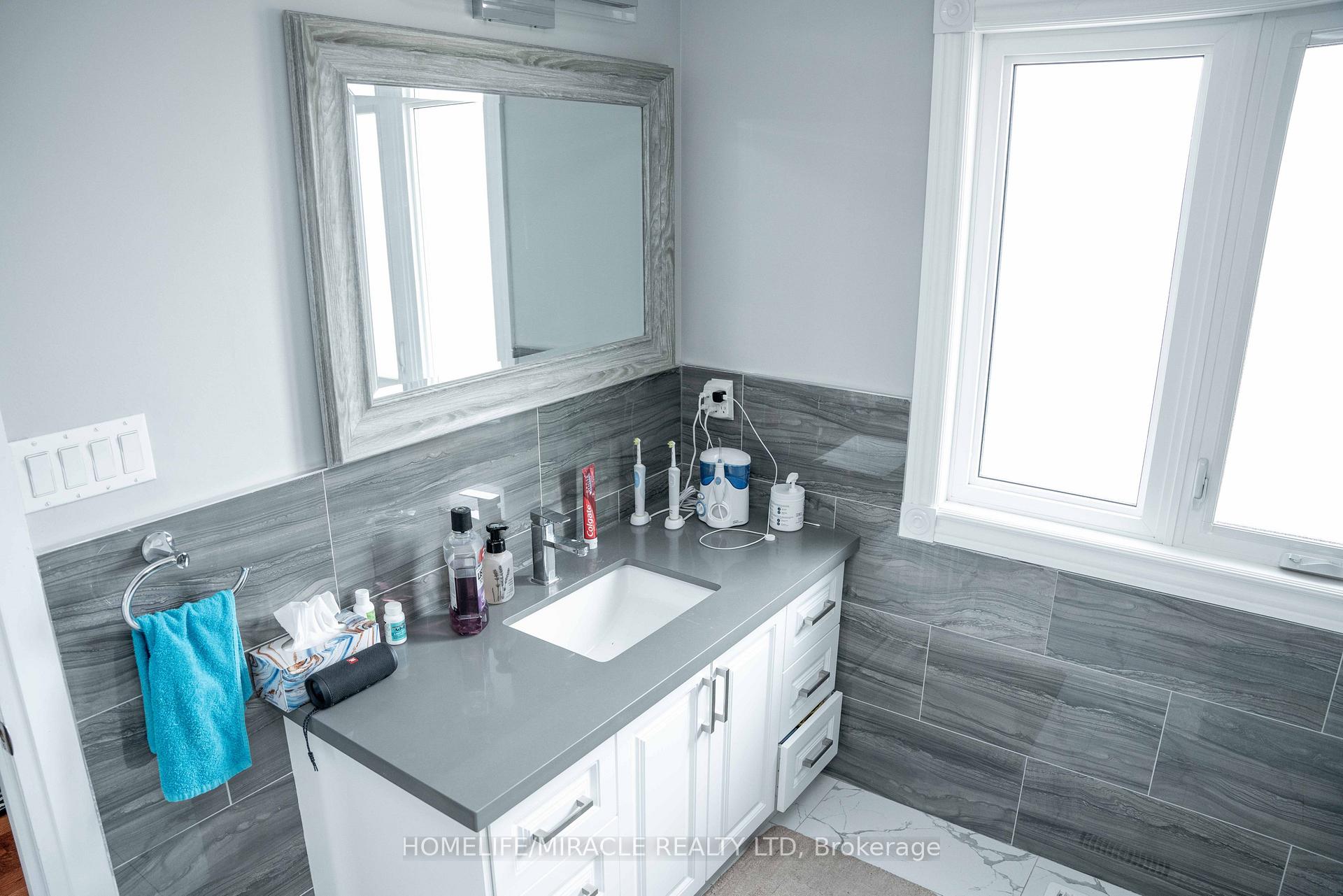 Photo 20 of 52 Creditstone Road, Brampton, Fletcher's Creek South — HOMEH