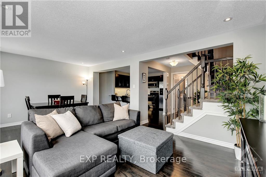 Photo 5 of 181 Par-La-Ville Circle, Ottawa, Stittsville (North) — HOMEH