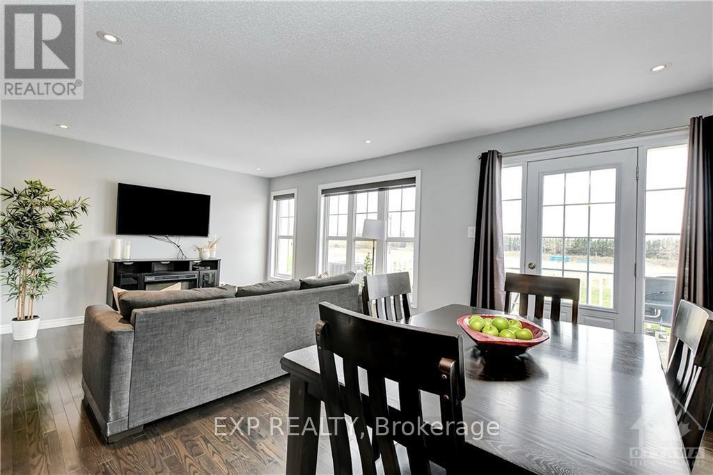 Photo 6 of 181 Par-La-Ville Circle, Ottawa, Stittsville (North) — HOMEH