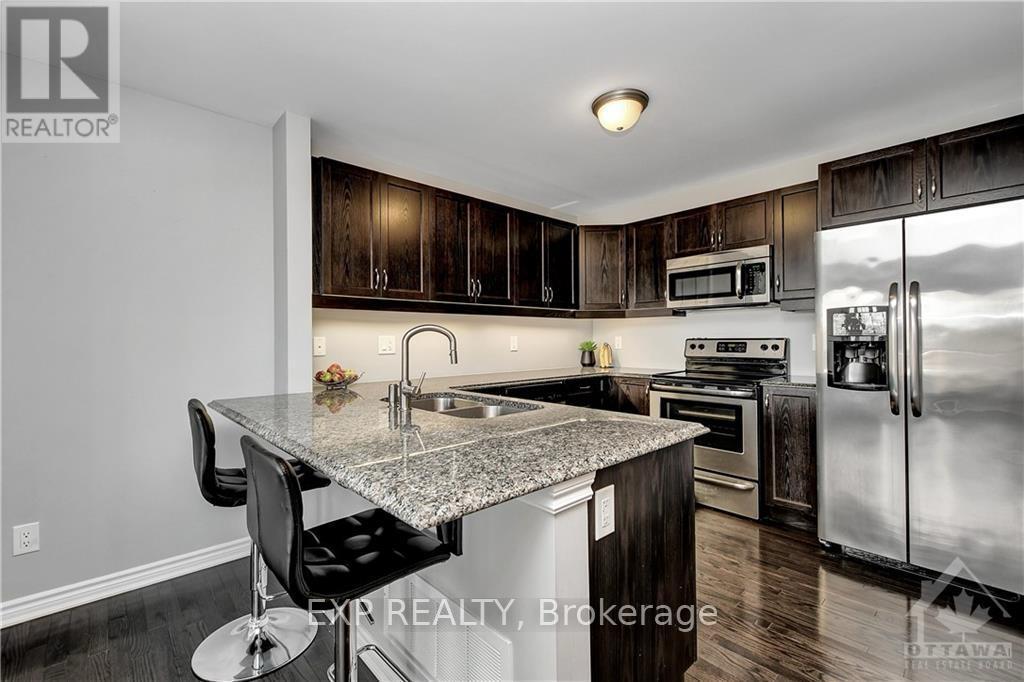 Photo 9 of 181 Par-La-Ville Circle, Ottawa, Stittsville (North) — HOMEH