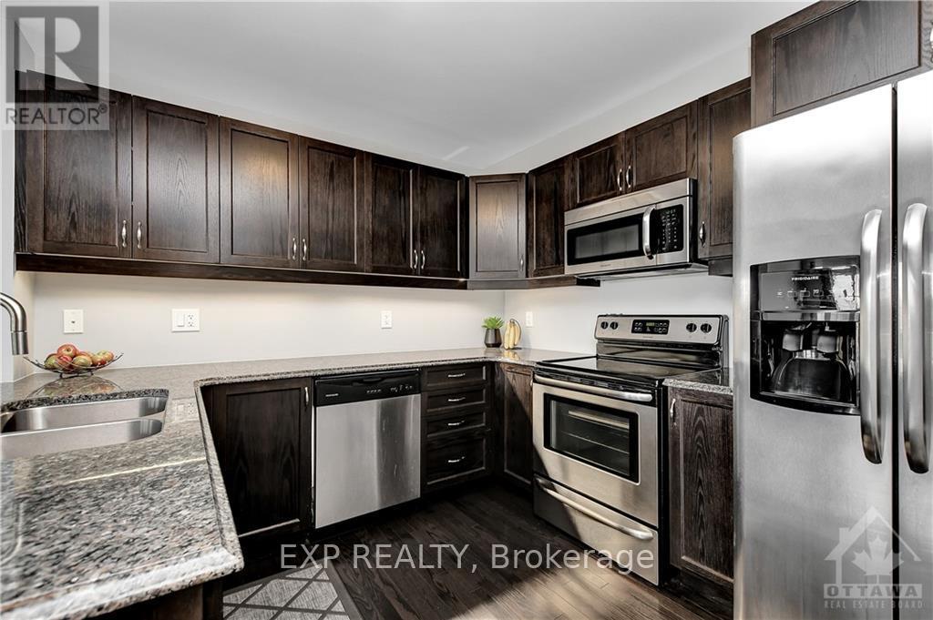 Photo 16 of 181 Par-La-Ville Circle, Ottawa, Stittsville (North) — HOMEH