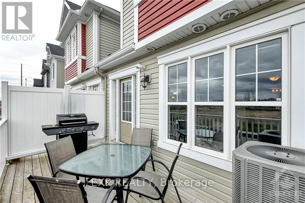 Photo 20 of 181 Par-La-Ville Circle, Ottawa, Stittsville (North) — HOMEH